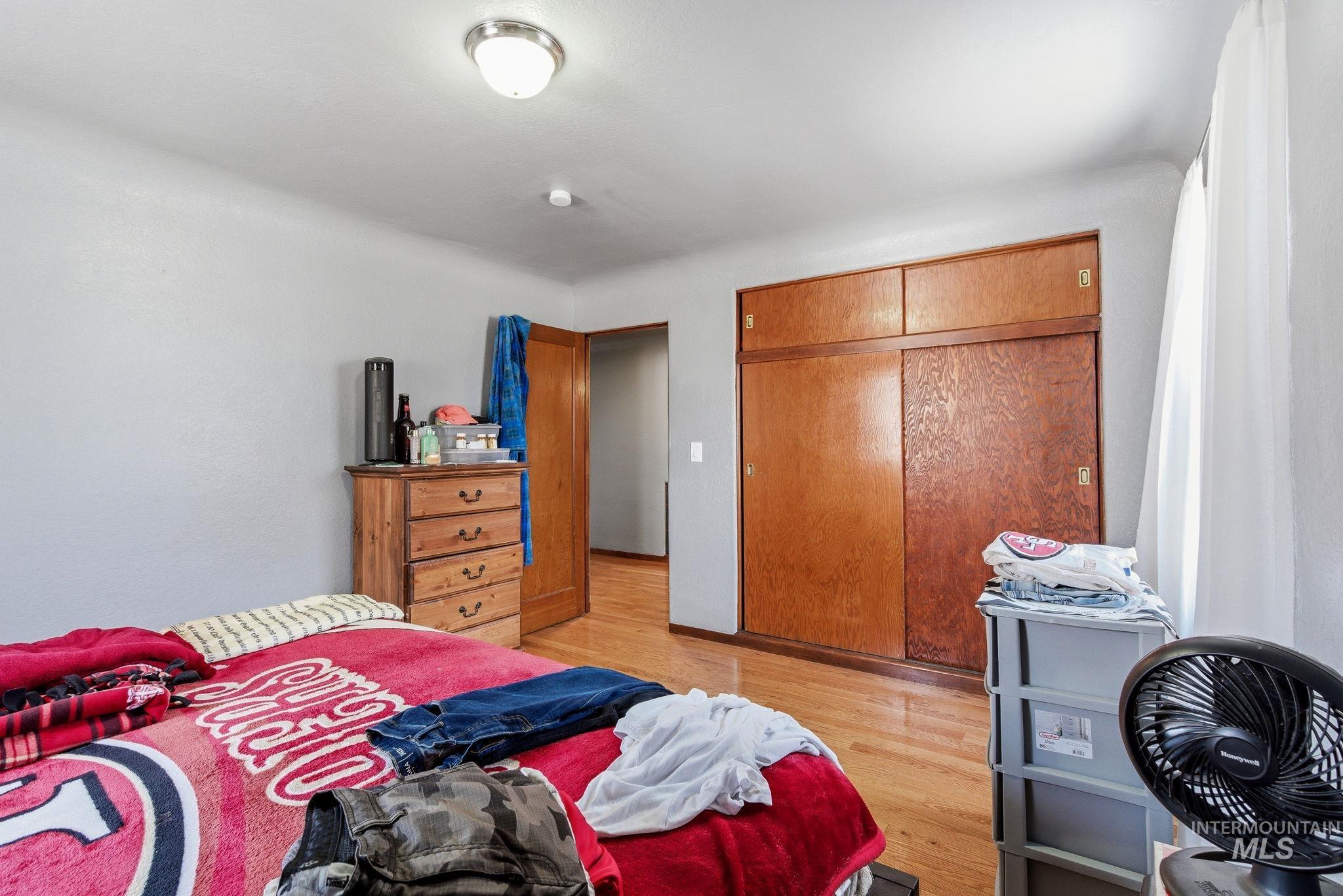 123 S Holly St, Nampa, Idaho 83686-5101, 2 Bedrooms, 1 Bathroom, Residential Income For Sale, Price $499,900,MLS 98978658