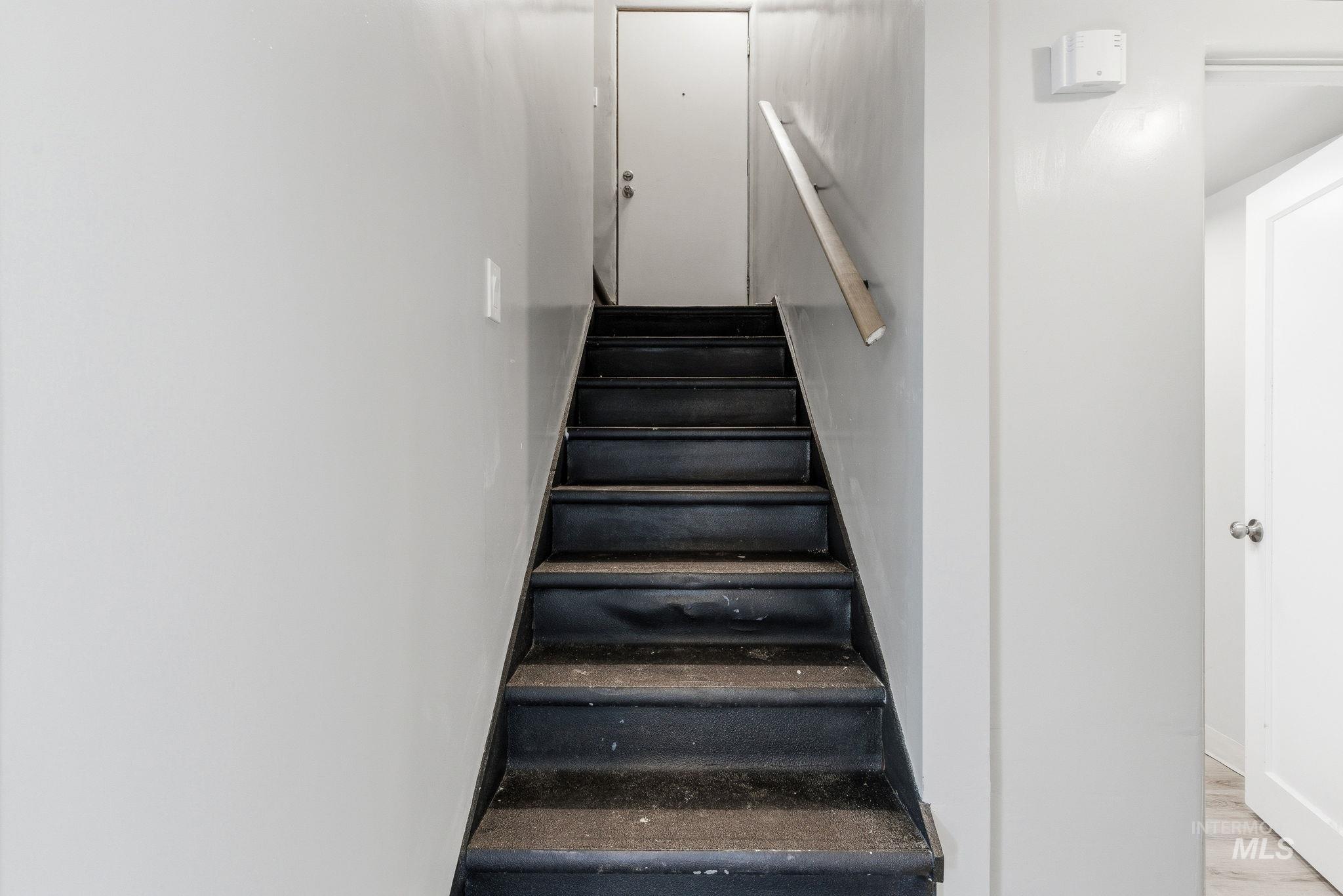 123 S Holly St, Nampa, Idaho 83686-5101, 2 Bedrooms, 1 Bathroom, Residential Income For Sale, Price $499,900,MLS 98978658