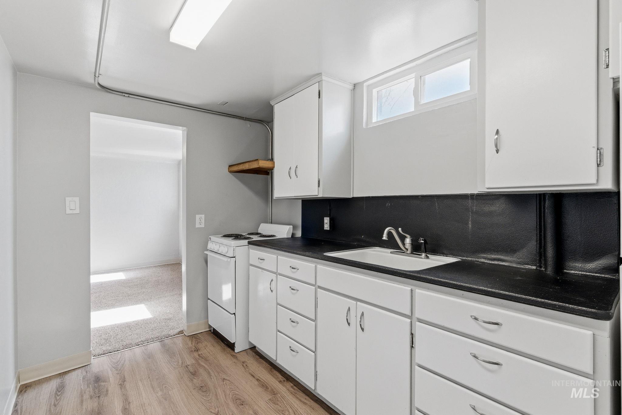 123 S Holly St, Nampa, Idaho 83686-5101, 2 Bedrooms, 1 Bathroom, Residential Income For Sale, Price $499,900,MLS 98978658