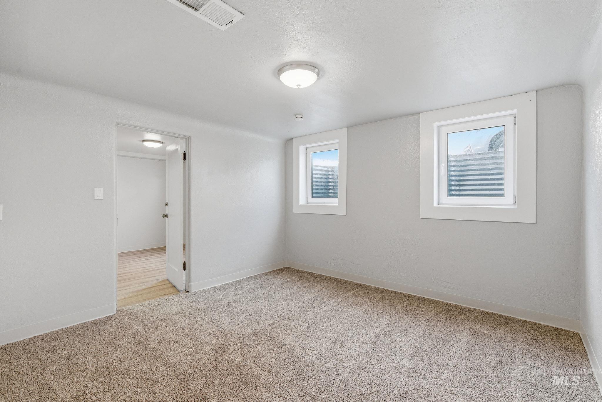 123 S Holly St, Nampa, Idaho 83686-5101, 2 Bedrooms, 1 Bathroom, Residential Income For Sale, Price $499,900,MLS 98978658