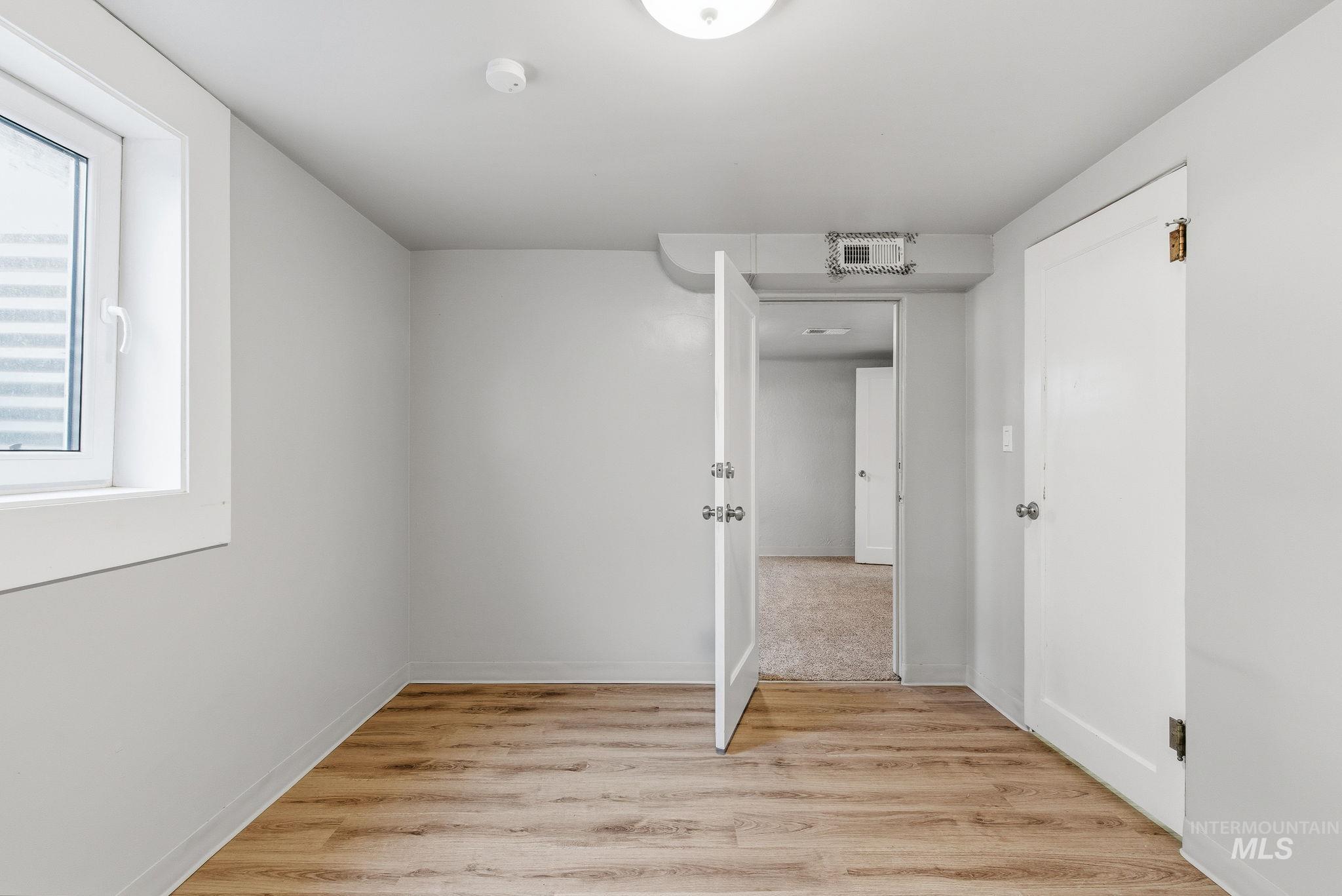 123 S Holly St, Nampa, Idaho 83686-5101, 2 Bedrooms, 1 Bathroom, Residential Income For Sale, Price $499,900,MLS 98978658