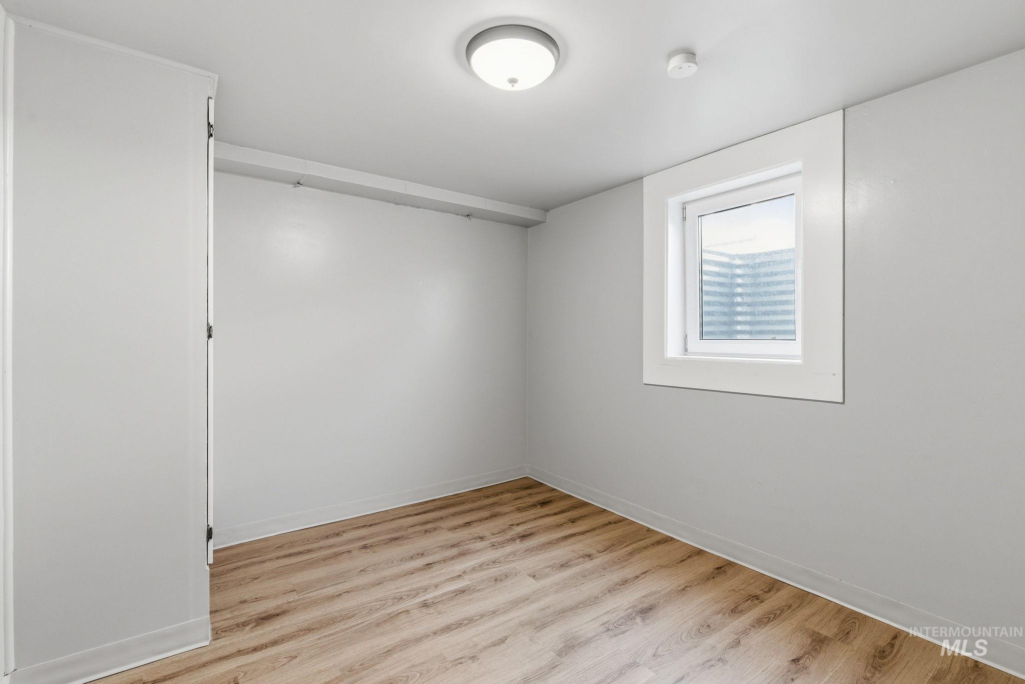 123 S Holly St, Nampa, Idaho 83686-5101, 2 Bedrooms, 1 Bathroom, Residential Income For Sale, Price $499,900,MLS 98978658