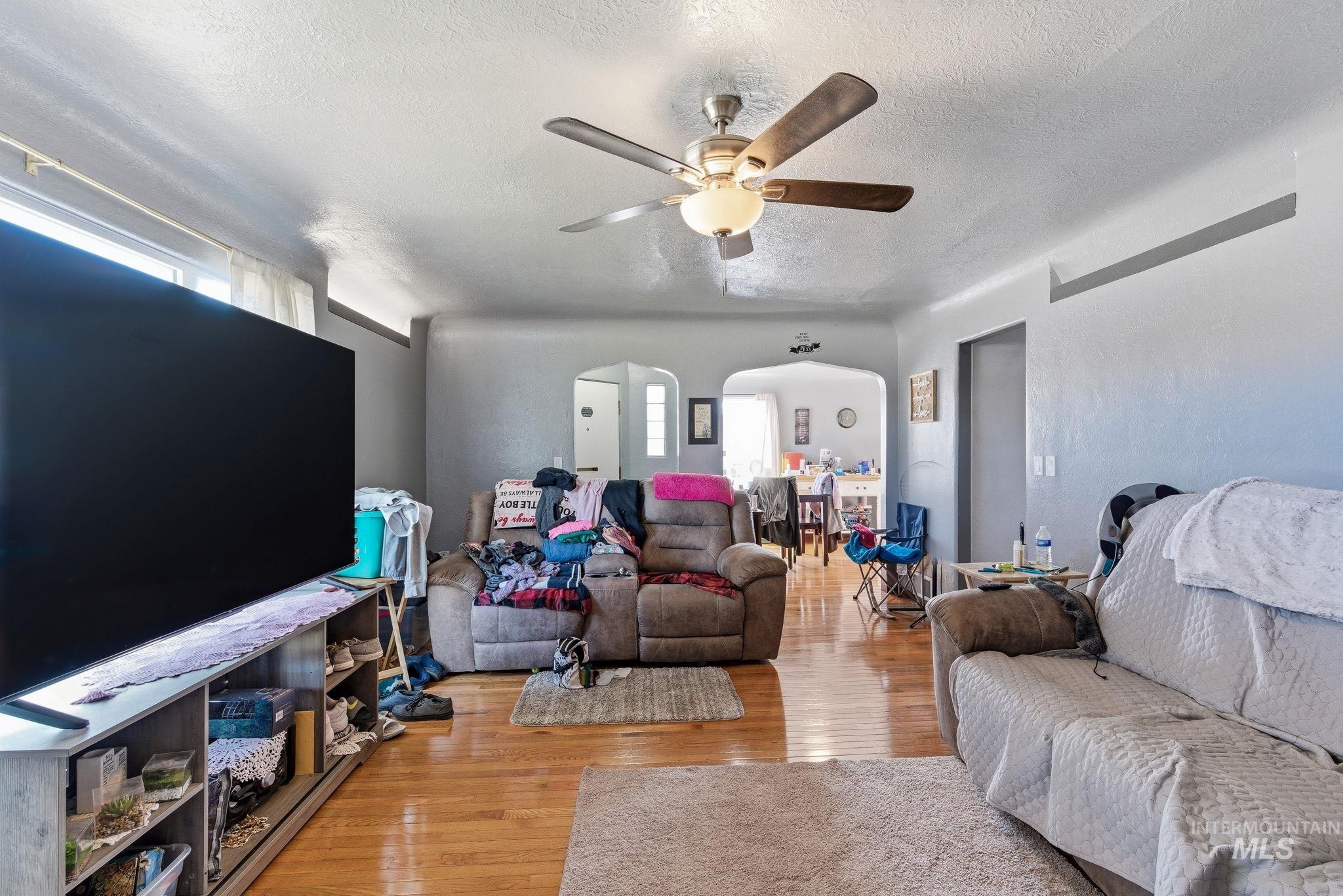 123 S Holly St, Nampa, Idaho 83686-5101, 2 Bedrooms, 1 Bathroom, Residential Income For Sale, Price $499,900,MLS 98978658