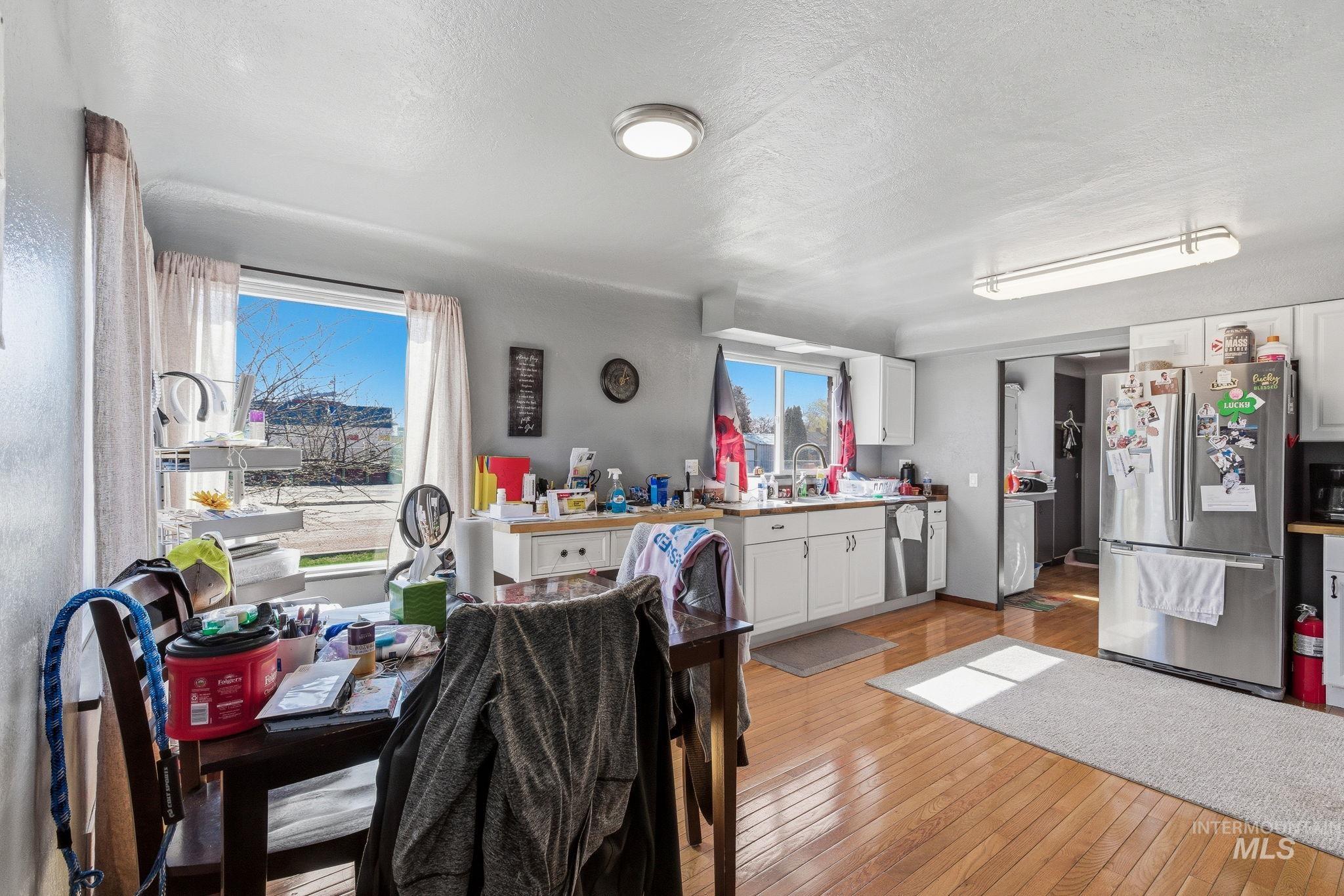 123 S Holly St, Nampa, Idaho 83686-5101, 2 Bedrooms, 1 Bathroom, Residential Income For Sale, Price $499,900,MLS 98978658