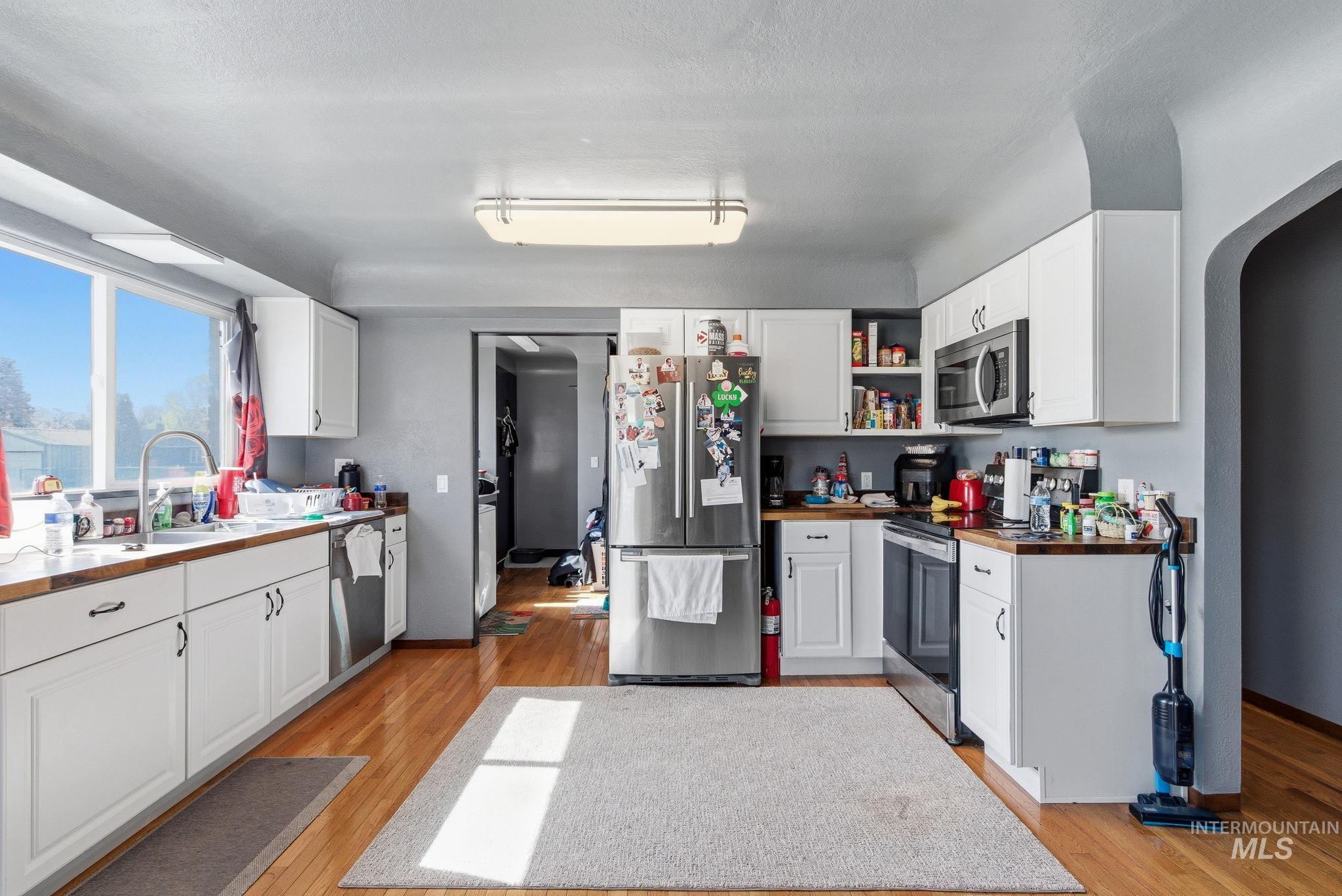 123 S Holly St, Nampa, Idaho 83686-5101, 2 Bedrooms, 1 Bathroom, Residential Income For Sale, Price $499,900,MLS 98978658