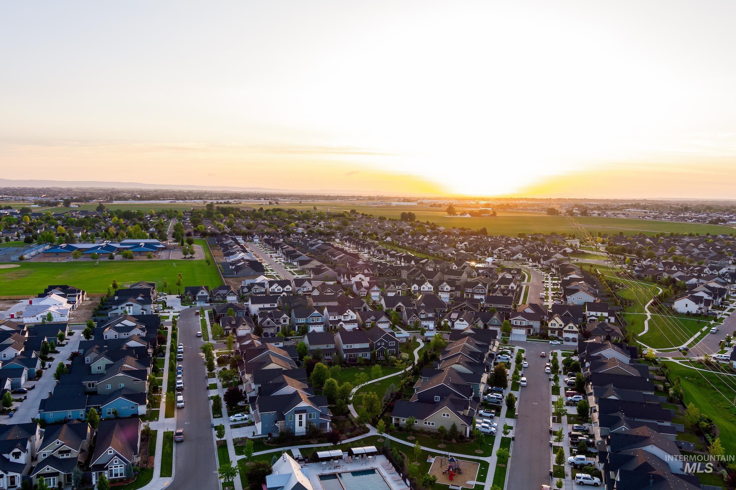 18161 Cinder Brook Ave, Nampa, Idaho 83687, 3 Bedrooms, 2.5 Bathrooms, Residential For Sale, Price $475,400, 98978660