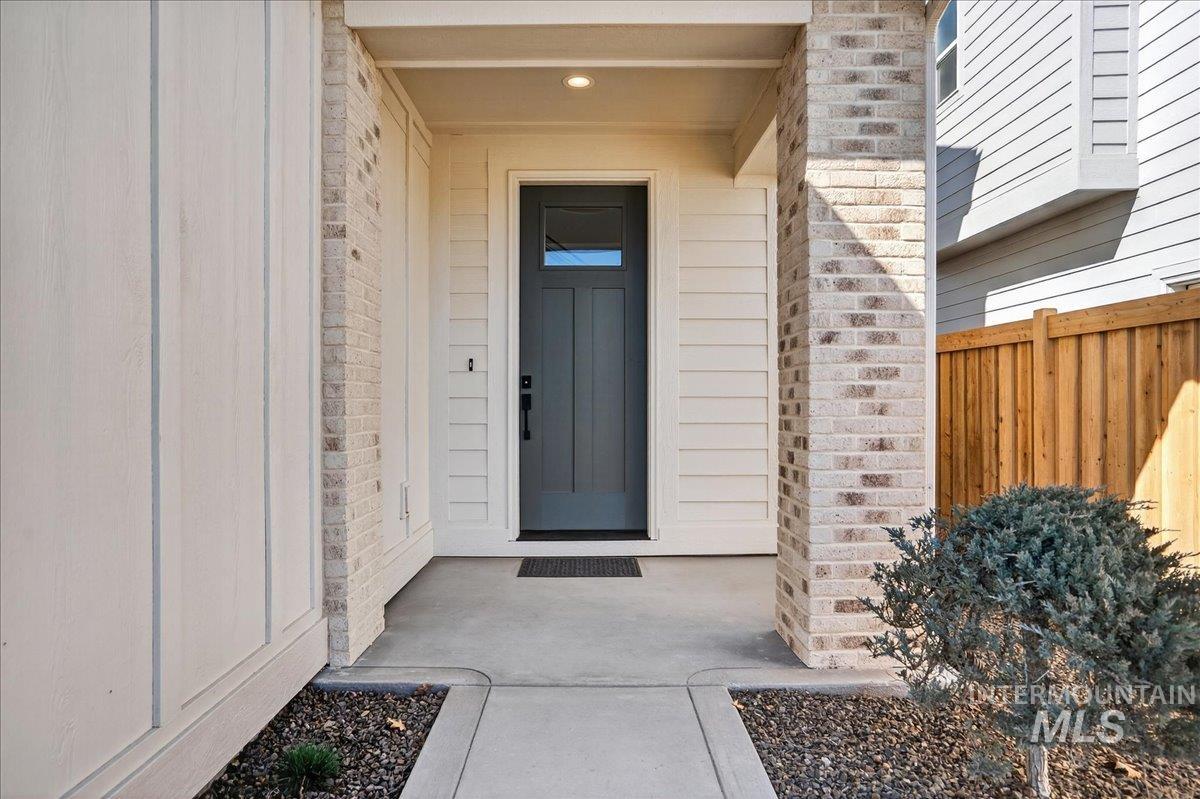 18161 Cinder Brook Ave, Nampa, Idaho 83687, 3 Bedrooms, 2.5 Bathrooms, Residential For Sale, Price $465,000,MLS 98978660