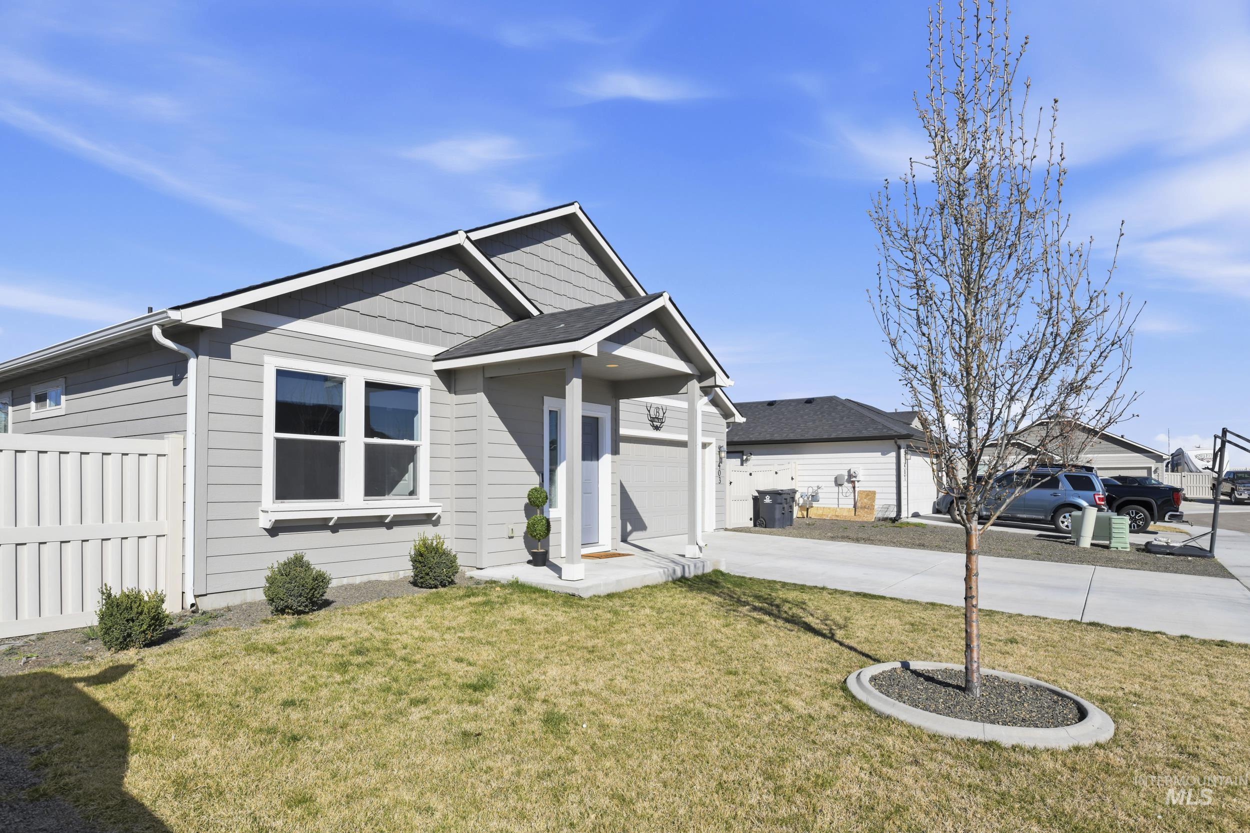 403 Chimney Swift Avenue, Caldwell, Idaho 83605, 3 Bedrooms, 2 Bathrooms, Residential For Sale, Price $379,900,MLS 98978661