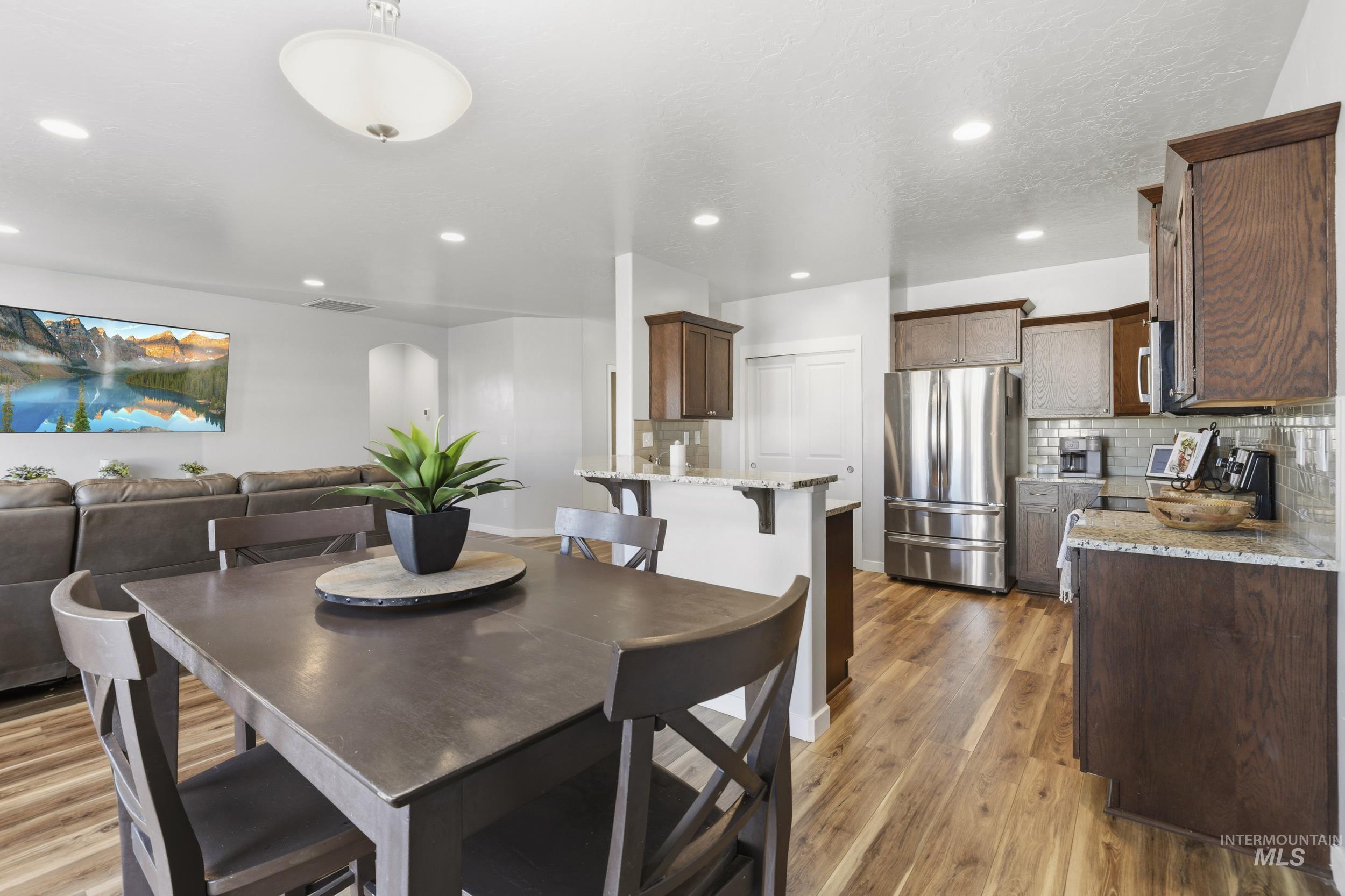 403 Chimney Swift Avenue, Caldwell, Idaho 83605, 3 Bedrooms, 2 Bathrooms, Residential For Sale, Price $379,900,MLS 98978661