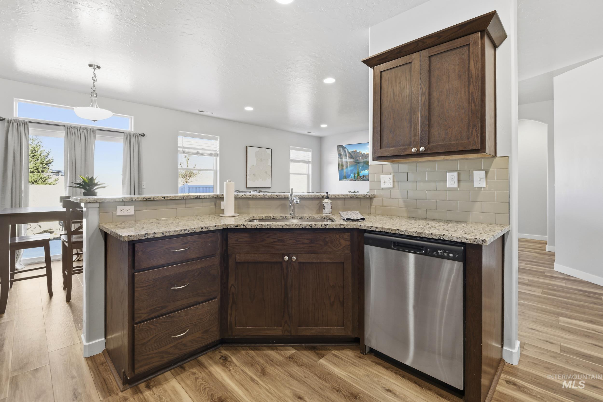 403 Chimney Swift Avenue, Caldwell, Idaho 83605, 3 Bedrooms, 2 Bathrooms, Residential For Sale, Price $379,900,MLS 98978661