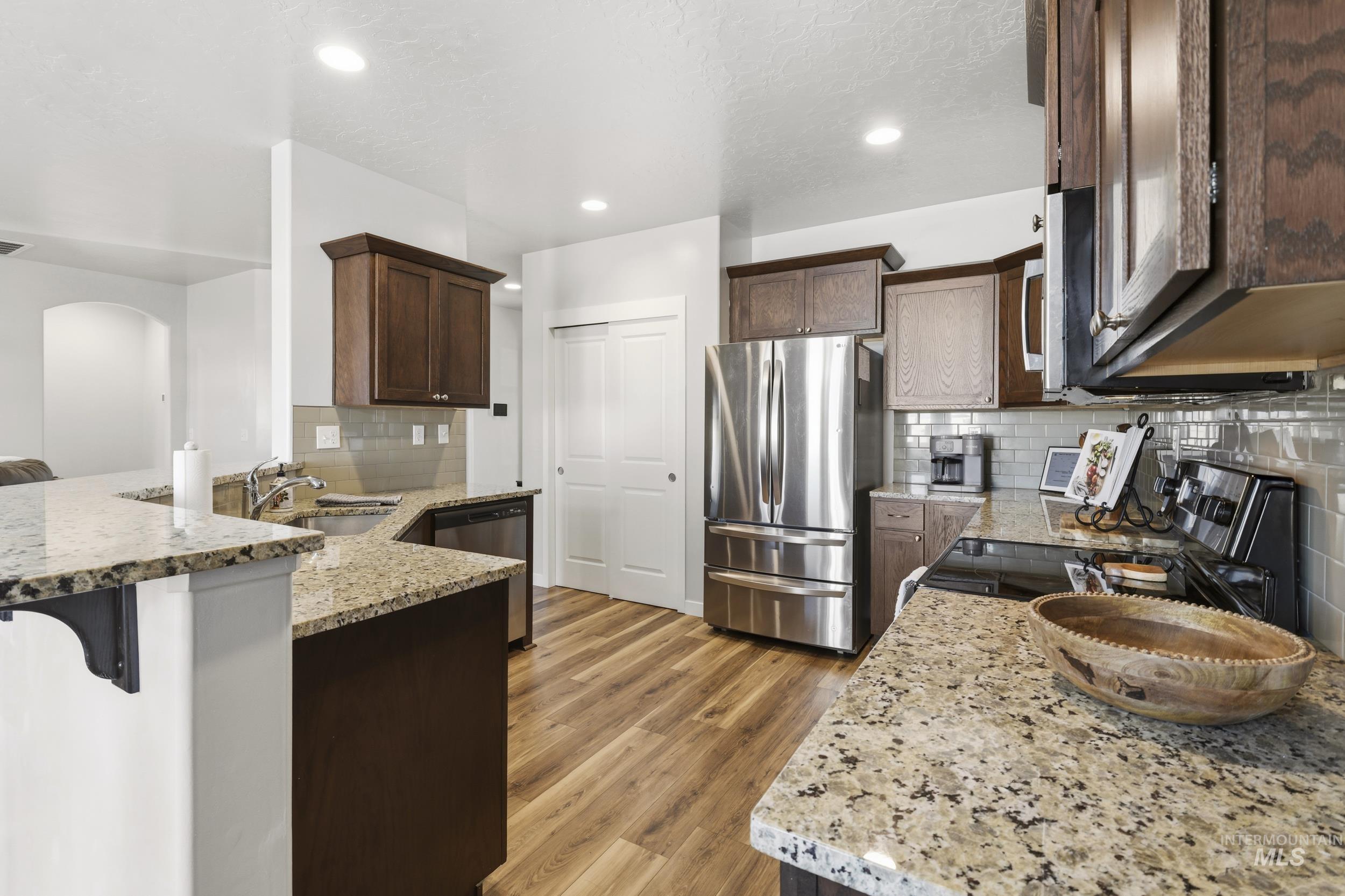 403 Chimney Swift Avenue, Caldwell, Idaho 83605, 3 Bedrooms, 2 Bathrooms, Residential For Sale, Price $379,900,MLS 98978661