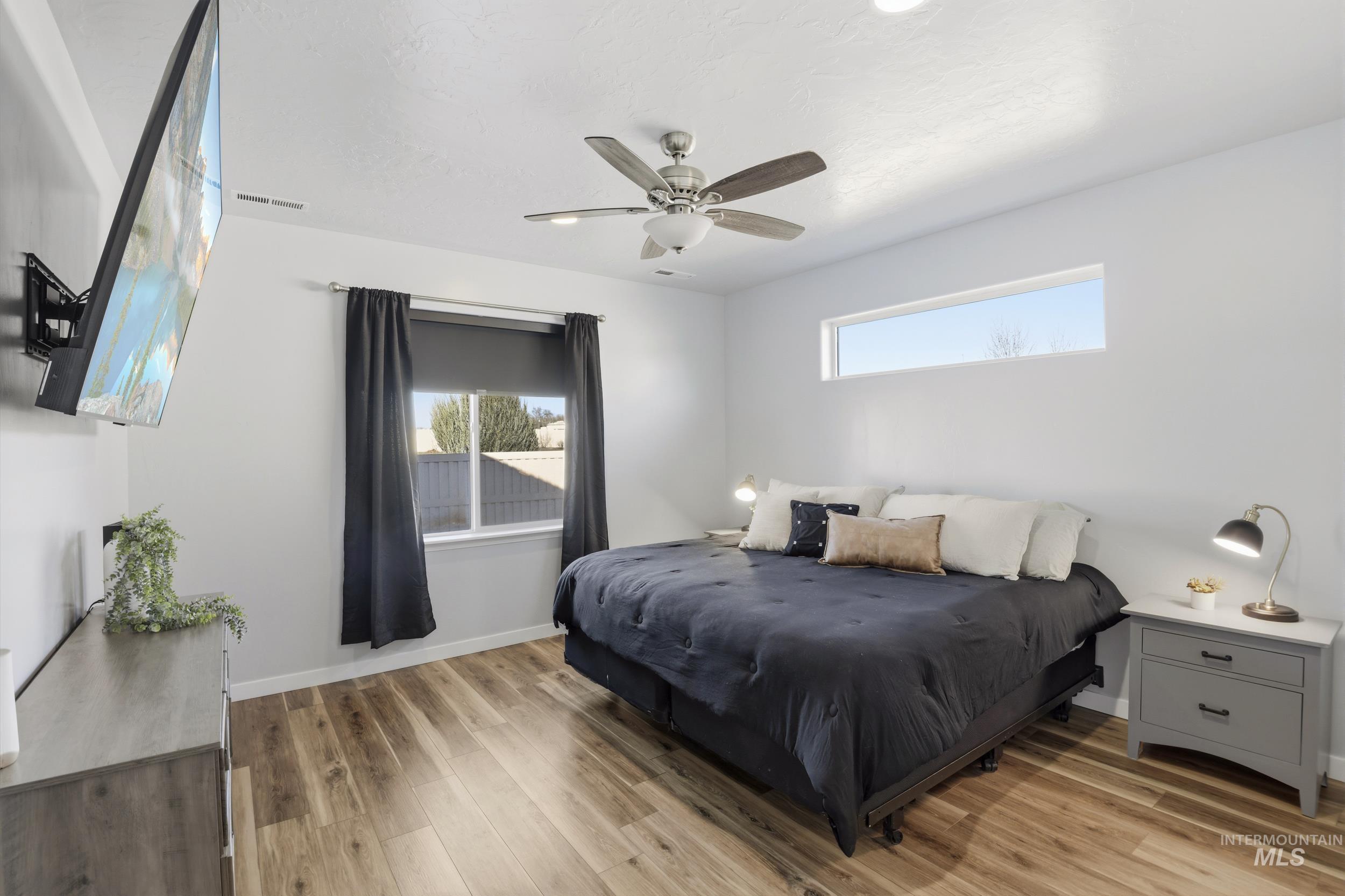 403 Chimney Swift Avenue, Caldwell, Idaho 83605, 3 Bedrooms, 2 Bathrooms, Residential For Sale, Price $379,900,MLS 98978661