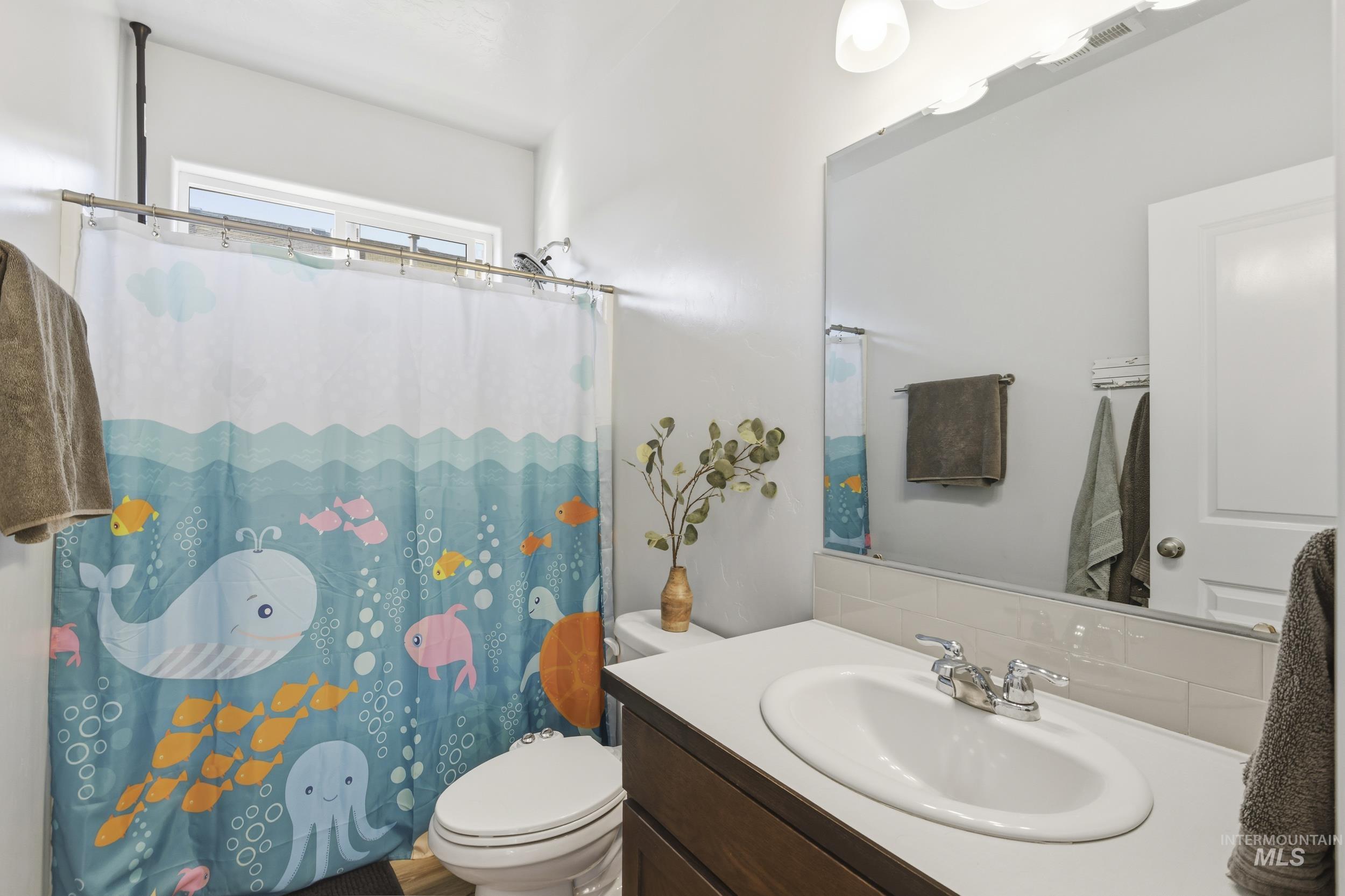 403 Chimney Swift Avenue, Caldwell, Idaho 83605, 3 Bedrooms, 2 Bathrooms, Residential For Sale, Price $379,900,MLS 98978661