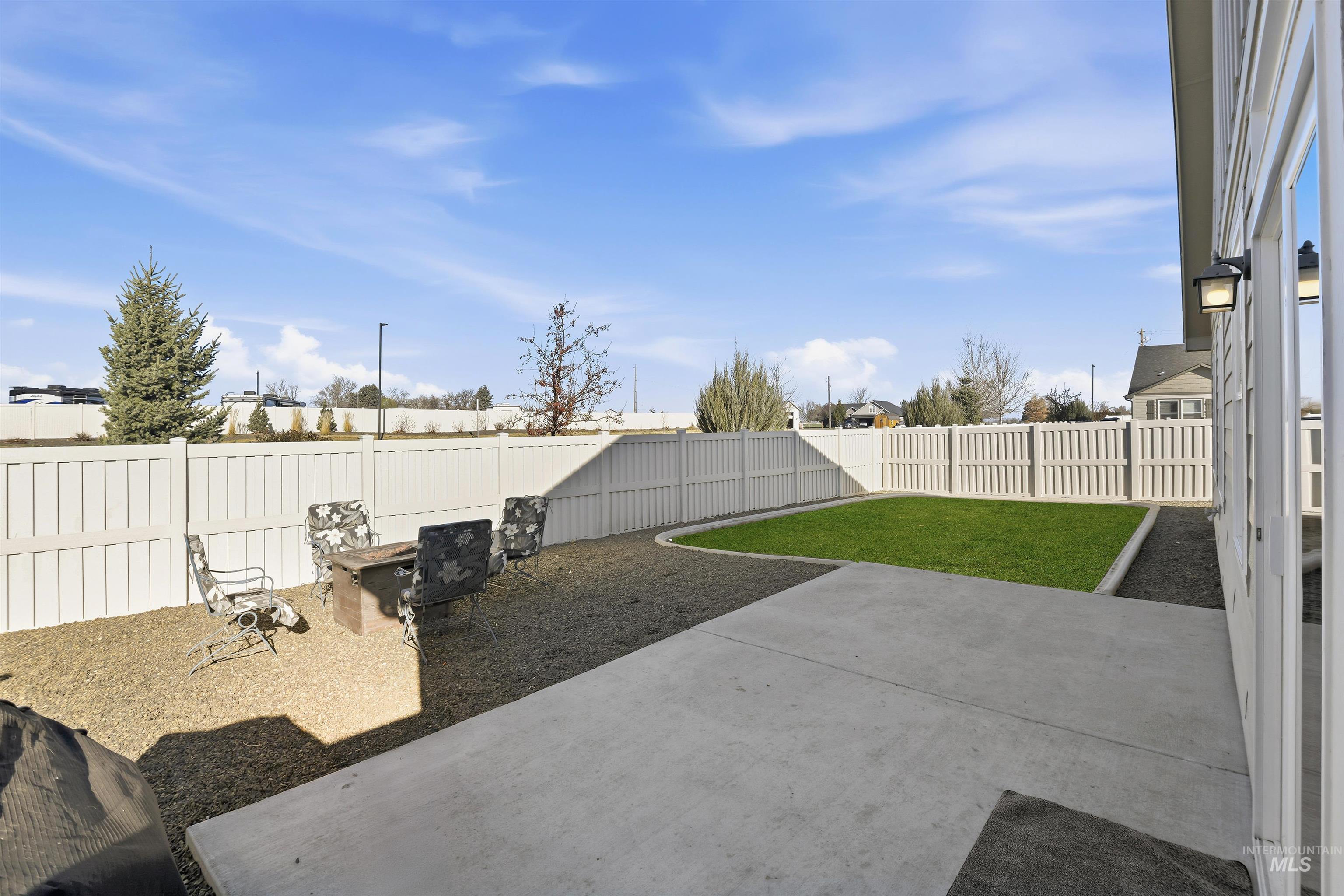 403 Chimney Swift Avenue, Caldwell, Idaho 83605, 3 Bedrooms, 2 Bathrooms, Residential For Sale, Price $379,900,MLS 98978661