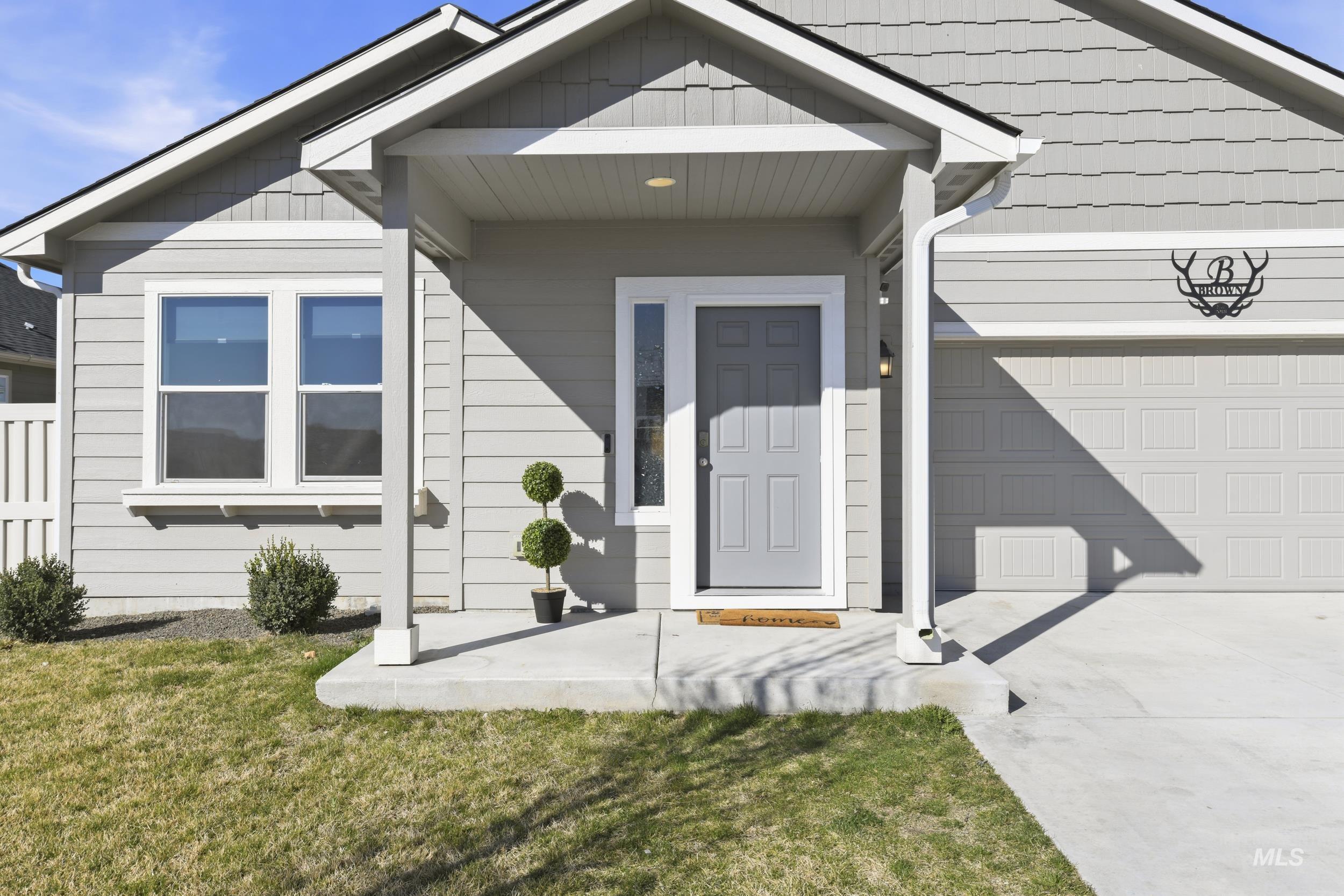 403 Chimney Swift Avenue, Caldwell, Idaho 83605, 3 Bedrooms, 2 Bathrooms, Residential For Sale, Price $379,900,MLS 98978661