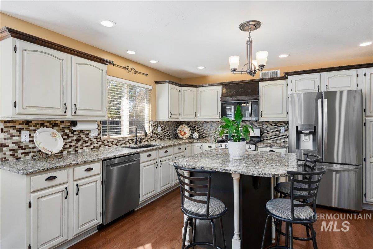 2028 Candleridge Drive, Twin Falls, Idaho 83301, 4 Bedrooms, 2.5 Bathrooms, Residential For Sale, Price $679,900, 98978662