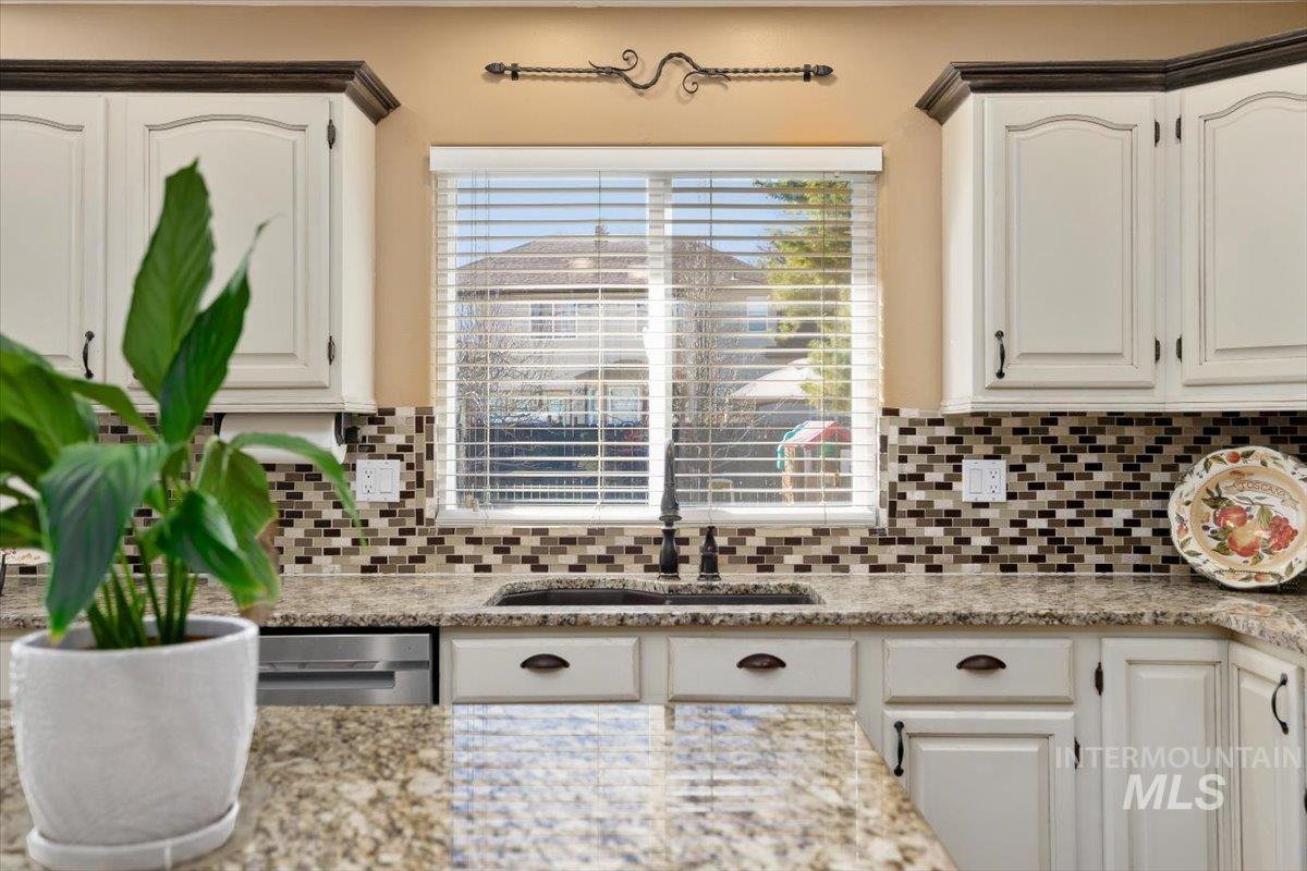 2028 Candleridge Drive, Twin Falls, Idaho 83301, 4 Bedrooms, 2.5 Bathrooms, Residential For Sale, Price $679,900, 98978662