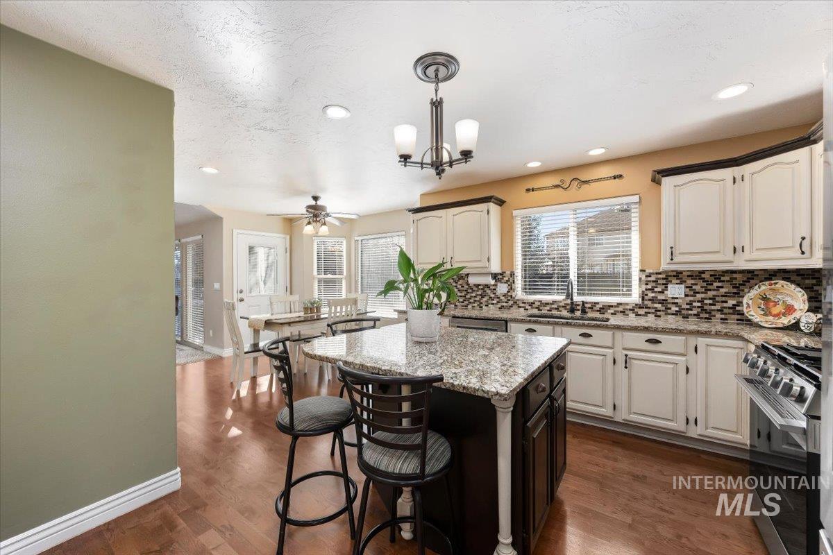 2028 Candleridge Drive, Twin Falls, Idaho 83301, 4 Bedrooms, 2.5 Bathrooms, Residential For Sale, Price $679,900,MLS 98978662