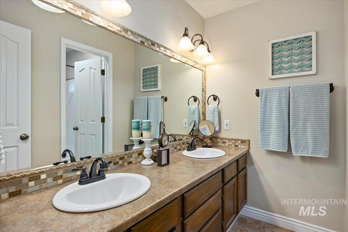 2028 Candleridge Drive, Twin Falls, Idaho 83301, 4 Bedrooms, 2.5 Bathrooms, Residential For Sale, Price $679,900,MLS 98978662