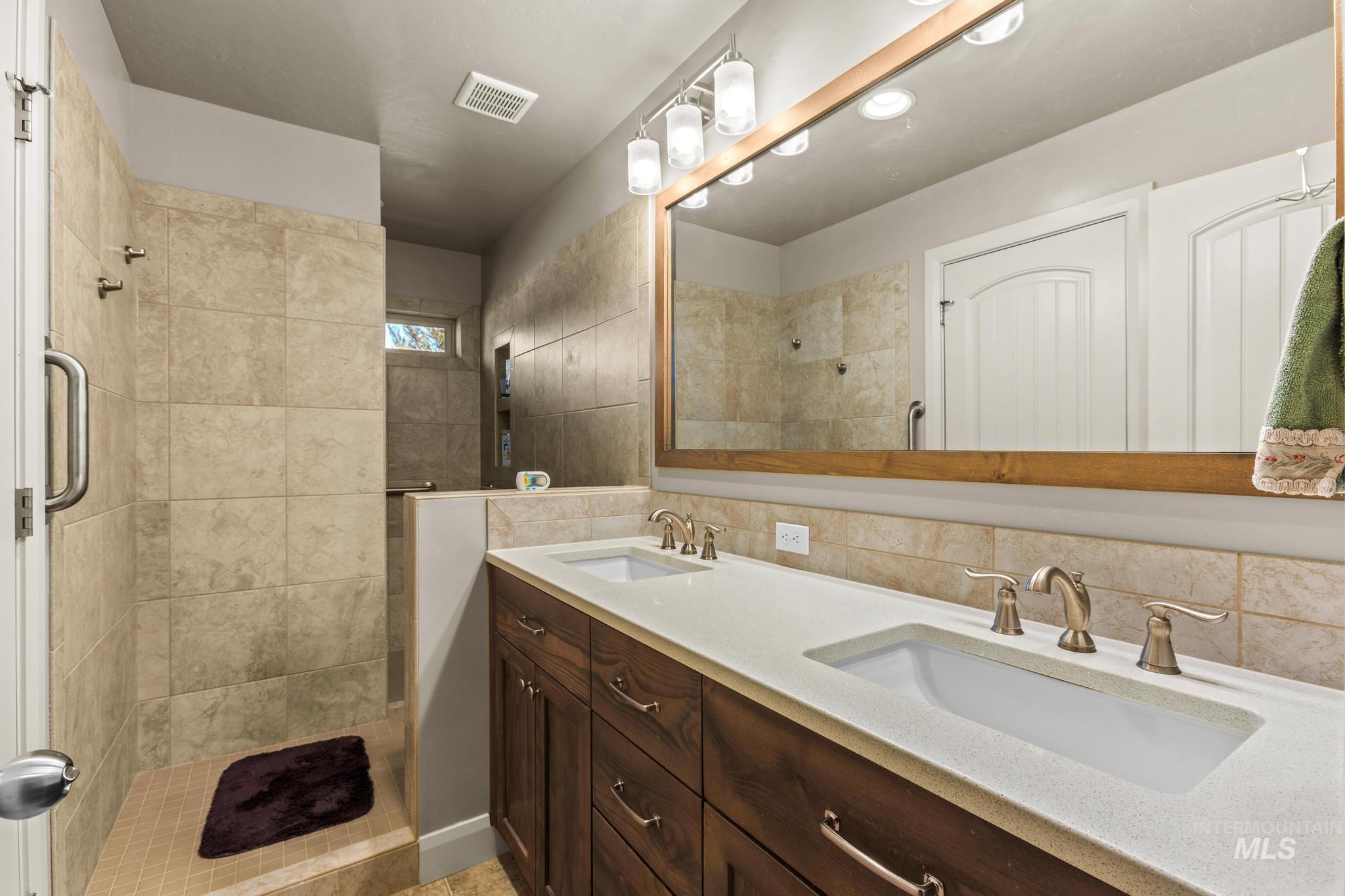 5832 W Rotherham Dr, Eagle, Idaho 83616, 3 Bedrooms, 2 Bathrooms, Residential For Sale, Price $625,000,MLS 98978663