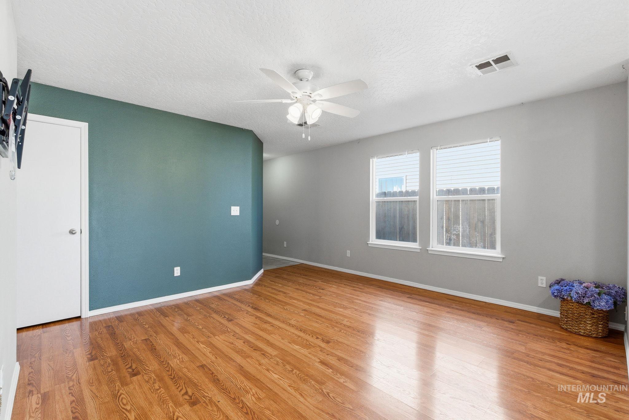 9572 W Weir Hollis Dr., Boise, Idaho 83709, 3 Bedrooms, 2 Bathrooms, Residential For Sale, Price $369,000,MLS 98978668