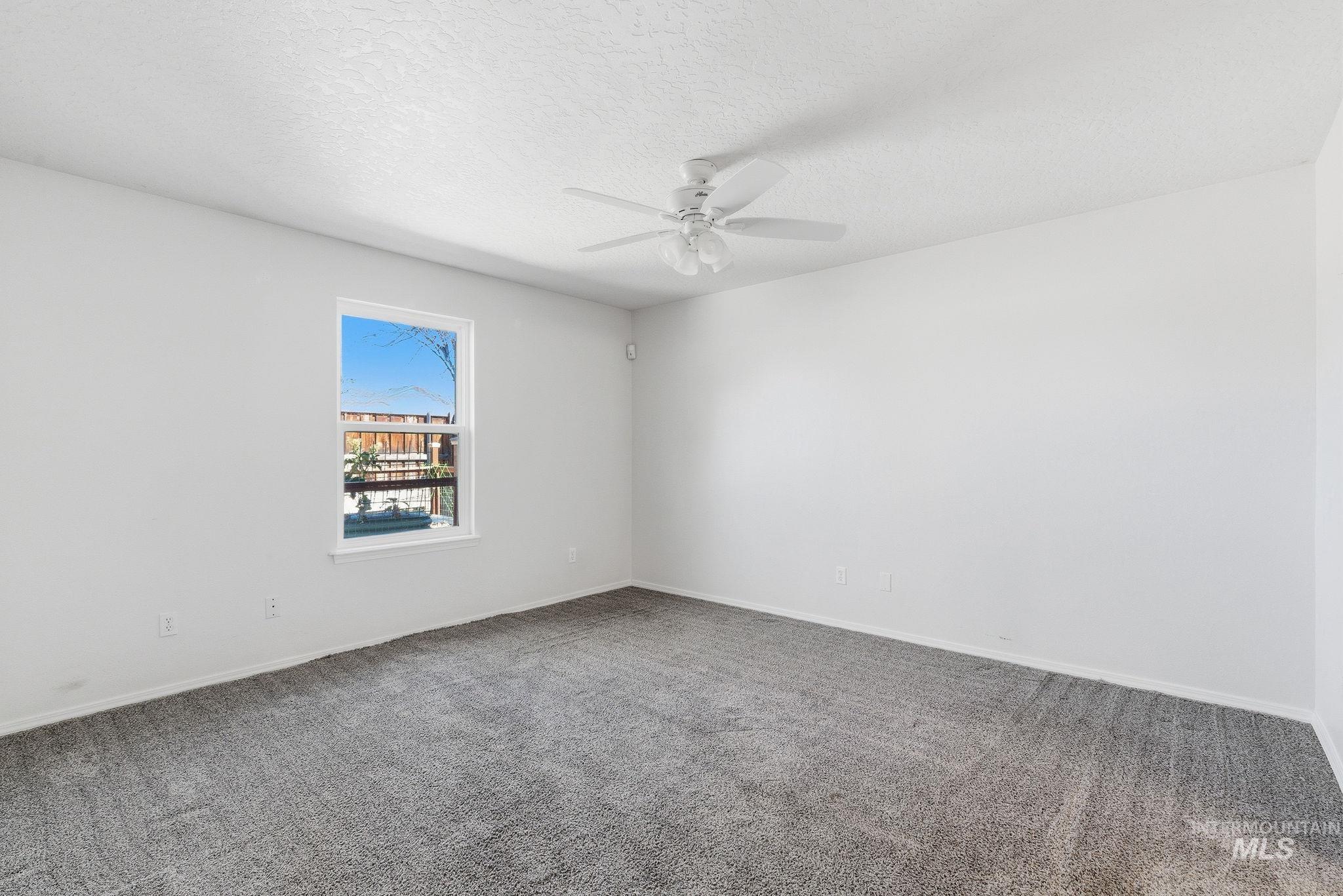 9572 W Weir Hollis Dr., Boise, Idaho 83709, 3 Bedrooms, 2 Bathrooms, Residential For Sale, Price $369,000,MLS 98978668