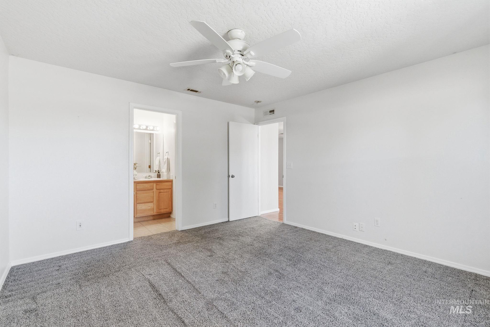 9572 W Weir Hollis Dr., Boise, Idaho 83709, 3 Bedrooms, 2 Bathrooms, Residential For Sale, Price $369,000,MLS 98978668