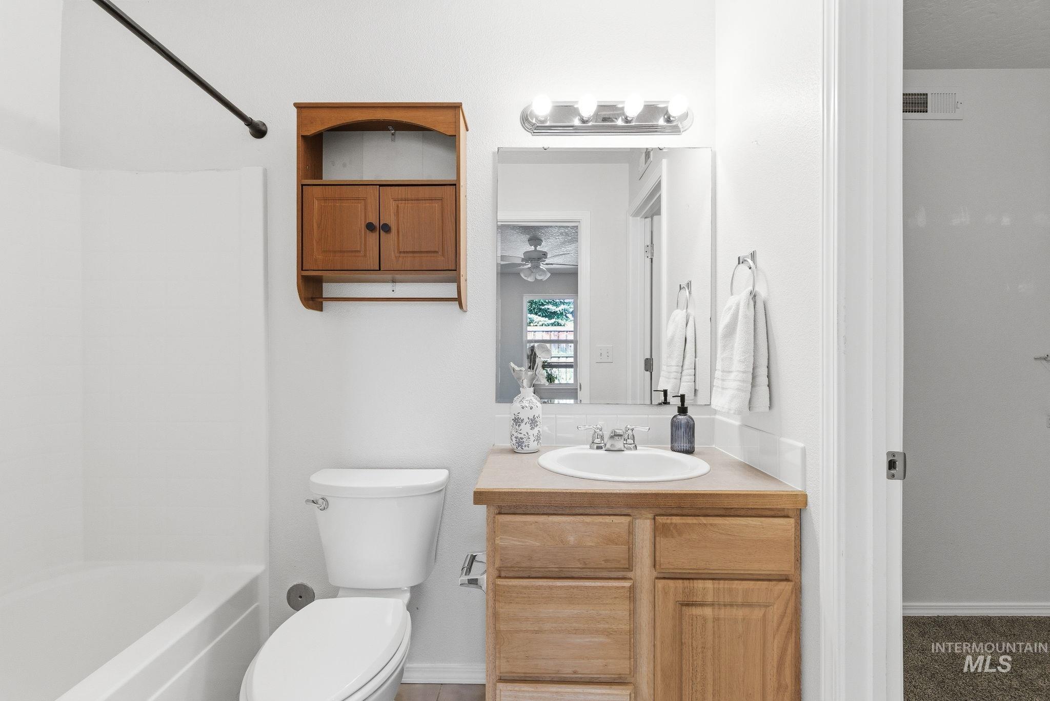 9572 W Weir Hollis Dr., Boise, Idaho 83709, 3 Bedrooms, 2 Bathrooms, Residential For Sale, Price $369,000,MLS 98978668