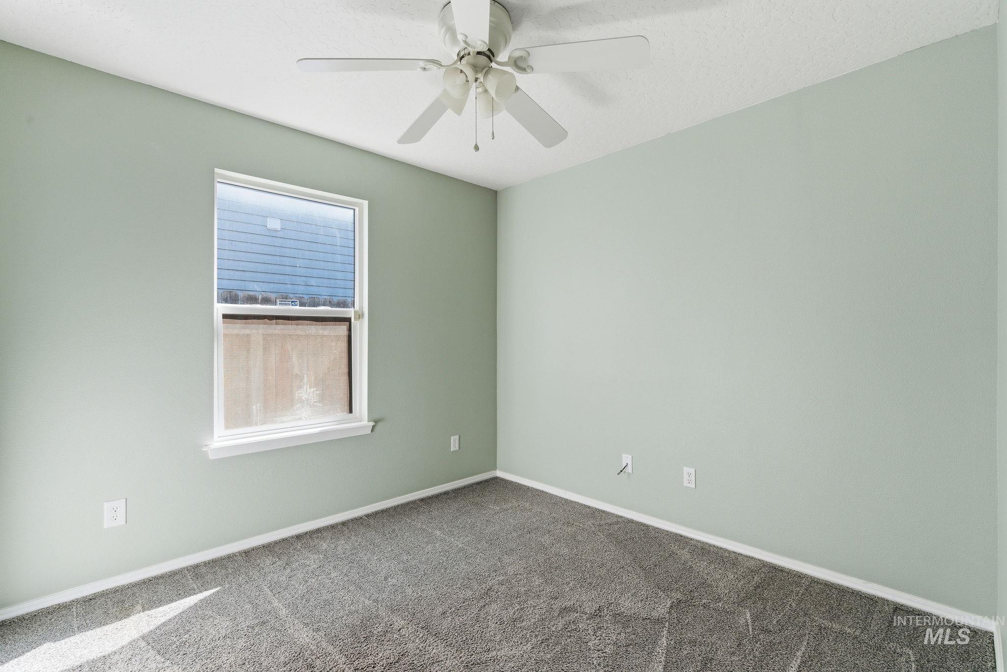 9572 W Weir Hollis Dr., Boise, Idaho 83709, 3 Bedrooms, 2 Bathrooms, Residential For Sale, Price $369,000,MLS 98978668