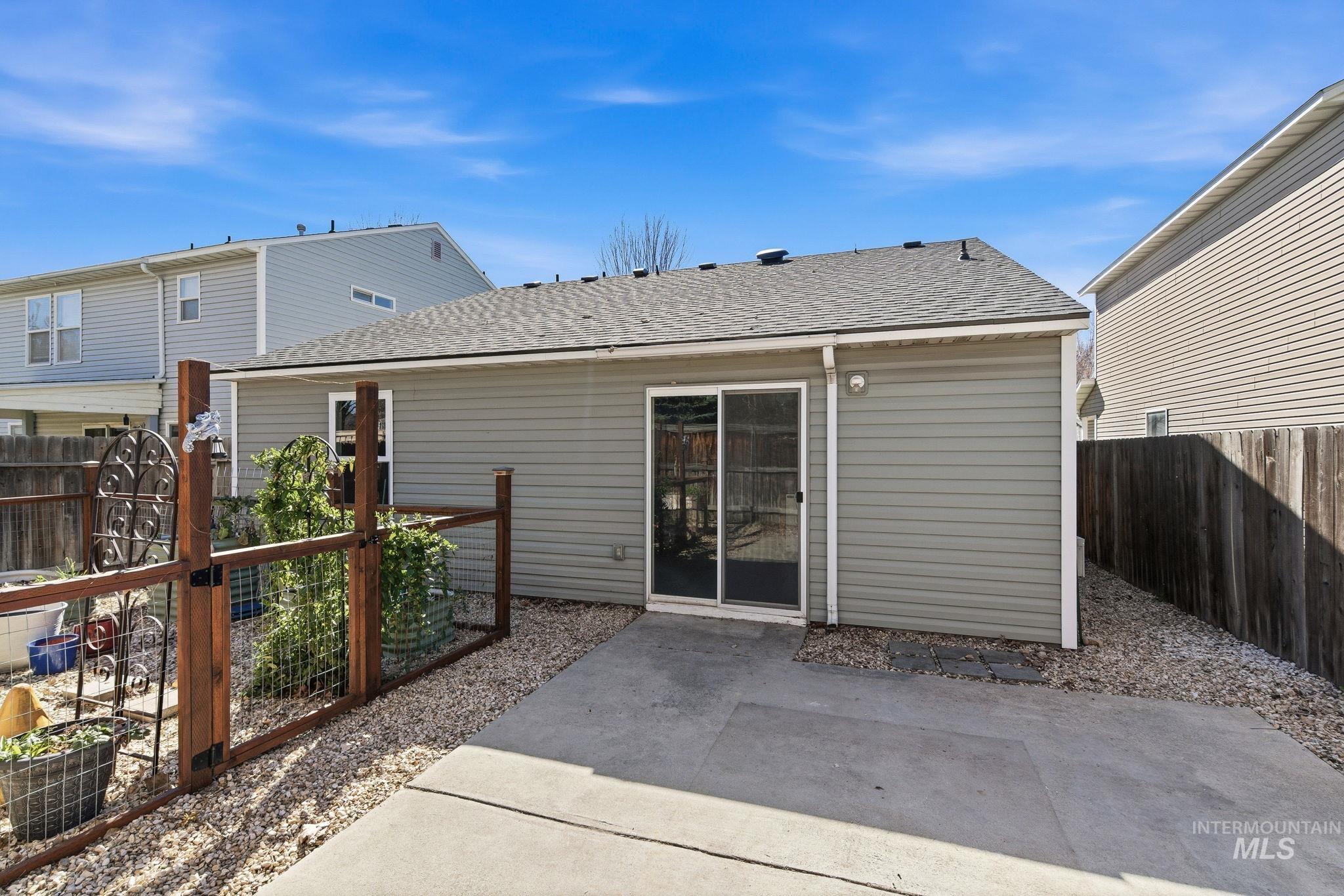 9572 W Weir Hollis Dr., Boise, Idaho 83709, 3 Bedrooms, 2 Bathrooms, Residential For Sale, Price $369,000,MLS 98978668