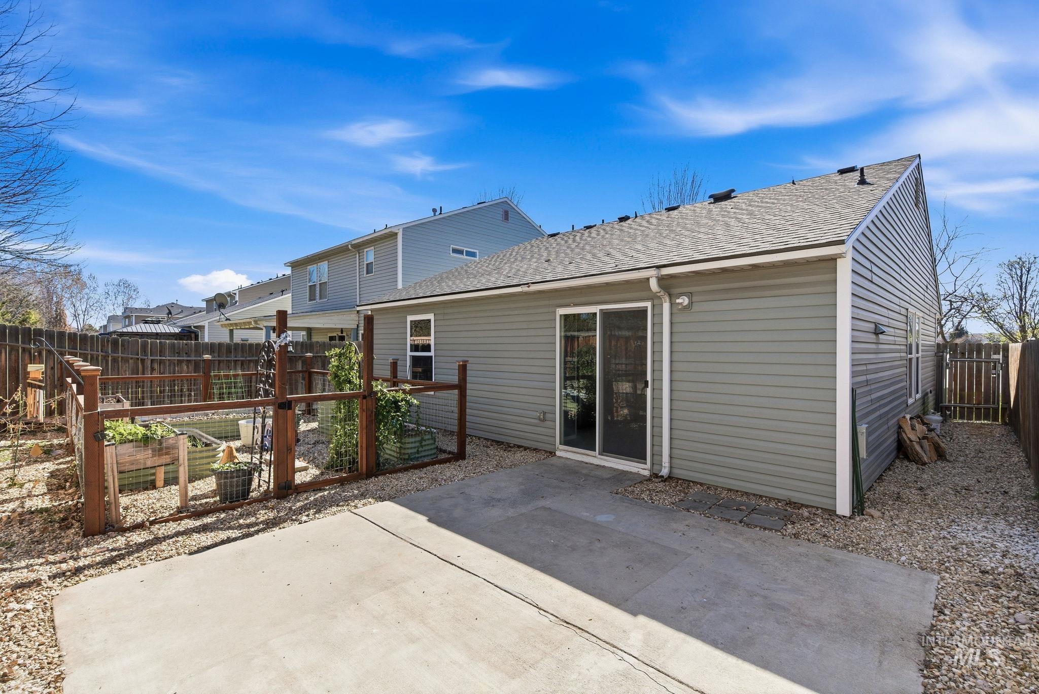 9572 W Weir Hollis Dr., Boise, Idaho 83709, 3 Bedrooms, 2 Bathrooms, Residential For Sale, Price $369,000,MLS 98978668