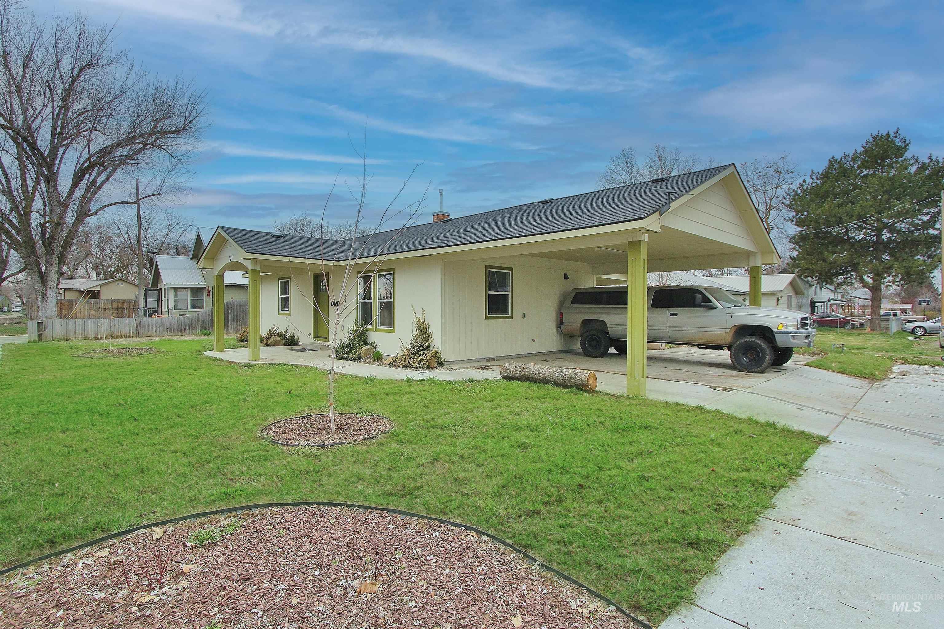 951 W 6th St, Weiser, Idaho 83672, 3 Bedrooms, 1 Bathroom, Residential For Sale, Price $249,990,MLS 98978671
