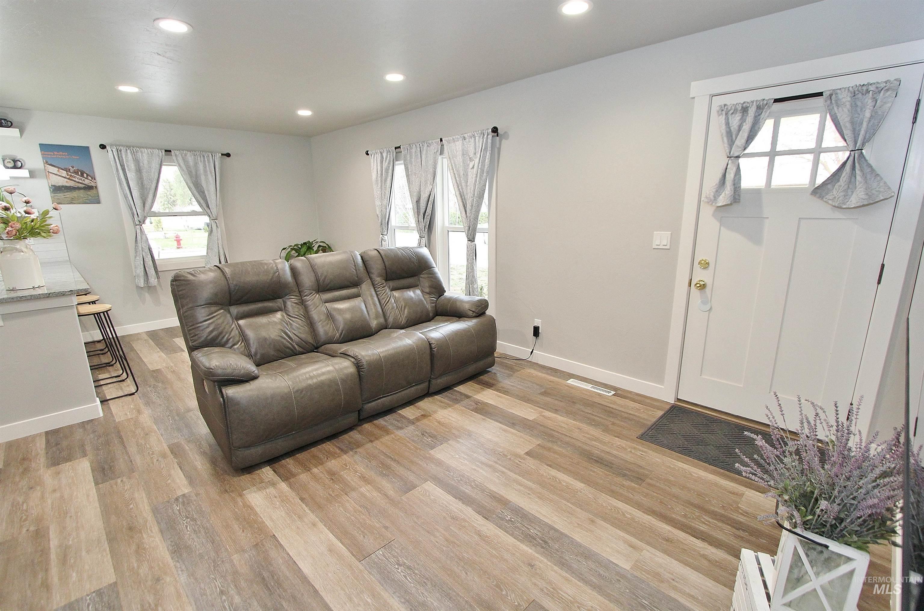 951 W 6th St, Weiser, Idaho 83672, 3 Bedrooms, 1 Bathroom, Residential For Sale, Price $249,990,MLS 98978671