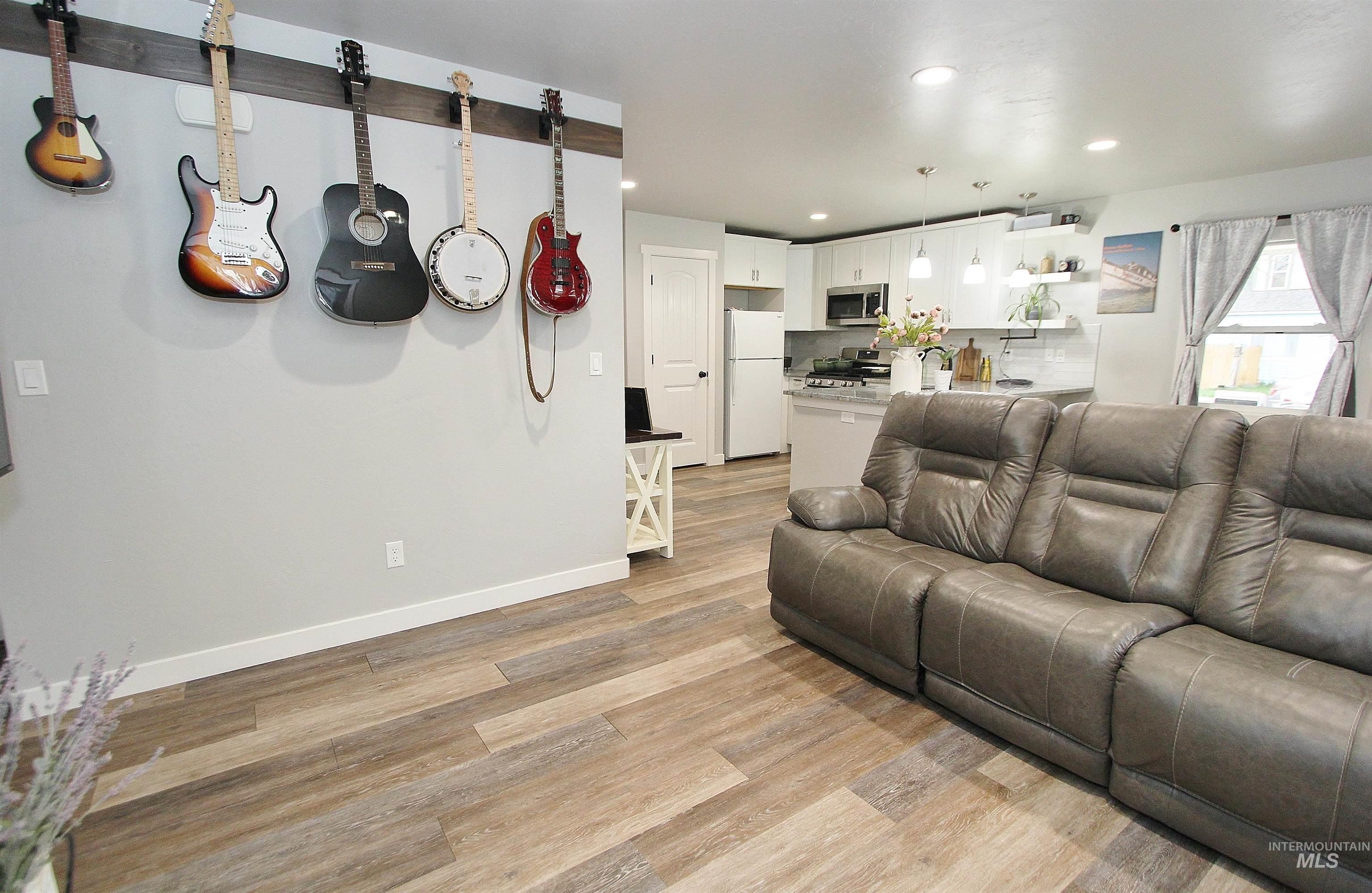 951 W 6th St, Weiser, Idaho 83672, 3 Bedrooms, 1 Bathroom, Residential For Sale, Price $249,990,MLS 98978671