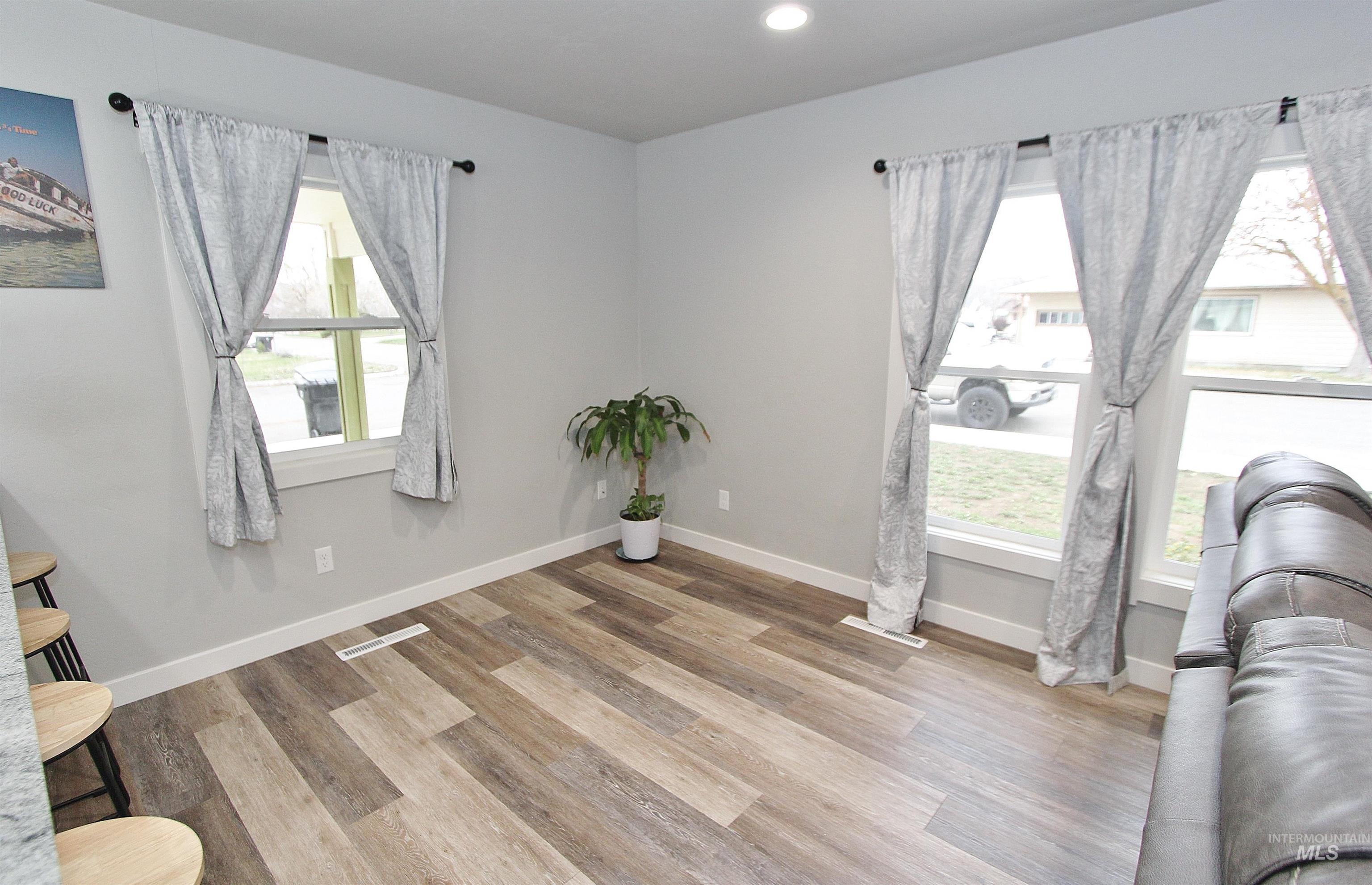 951 W 6th St, Weiser, Idaho 83672, 3 Bedrooms, 1 Bathroom, Residential For Sale, Price $249,990,MLS 98978671