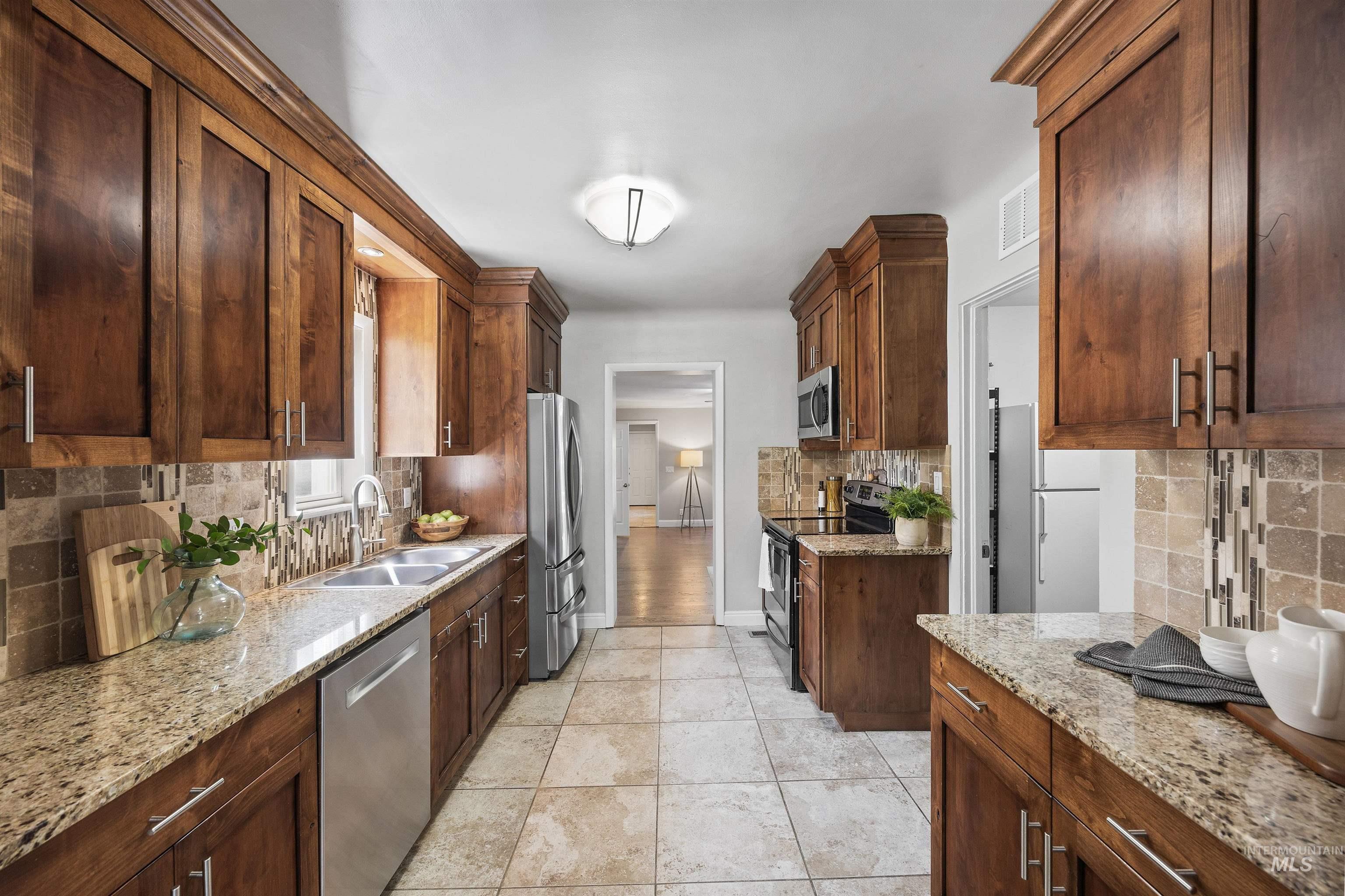 2709 N 30th Street, Boise, Idaho 83703, 4 Bedrooms, 3 Bathrooms, Residential For Sale, Price $885,000,MLS 98978674