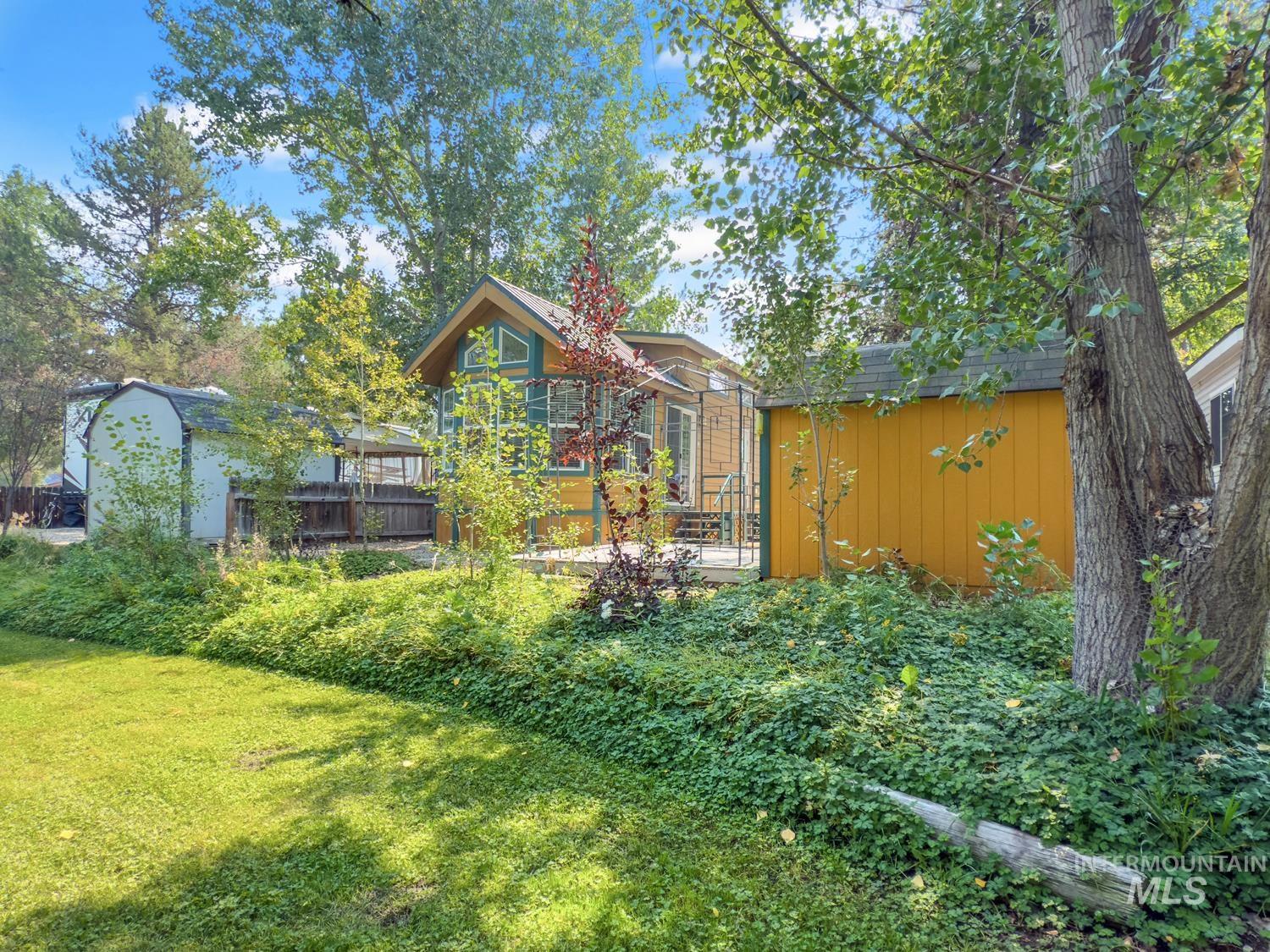 30 F Street, Cascade, Idaho 83611, 1 Bedroom, 0.5 Bathroom, Residential For Sale, Price $199,000,MLS 98978675