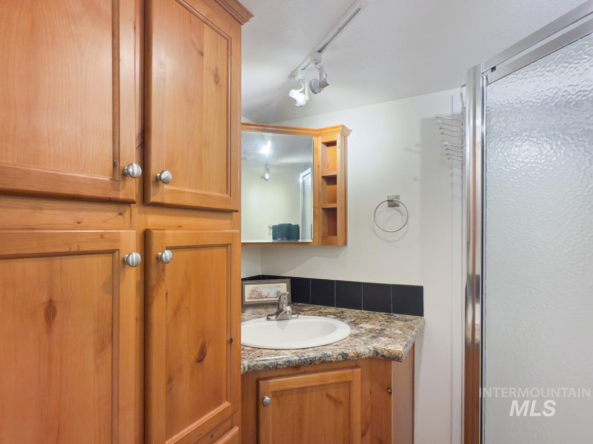 30 F Street, Cascade, Idaho 83611, 1 Bedroom, 0.5 Bathroom, Residential For Sale, Price $199,000,MLS 98978675