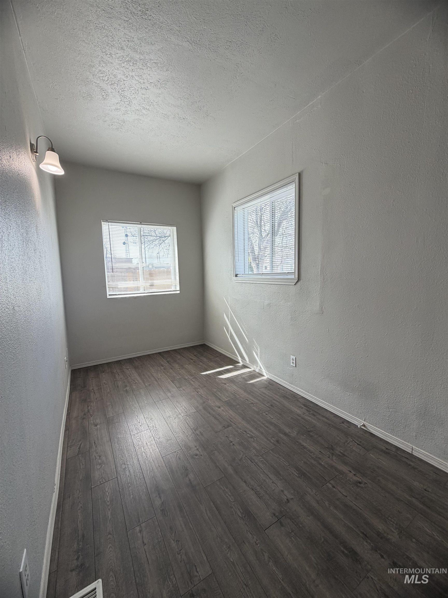 124 13th Ave North, Nampa, Idaho 83687, 2 Bedrooms, 1 Bathroom, Residential Income For Sale, Price $482,500,MLS 98978676