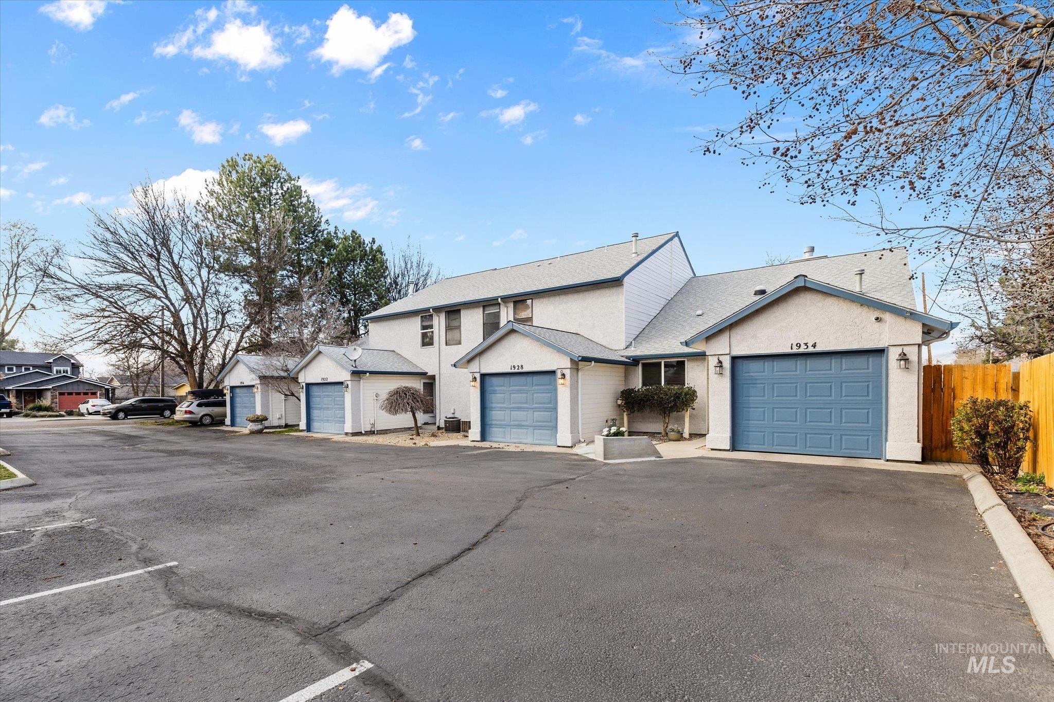 1934 S Division Ave, Boise, Idaho 83706, 2 Bedrooms, 2 Bathrooms, Residential For Sale, Price $364,900,MLS 98978681