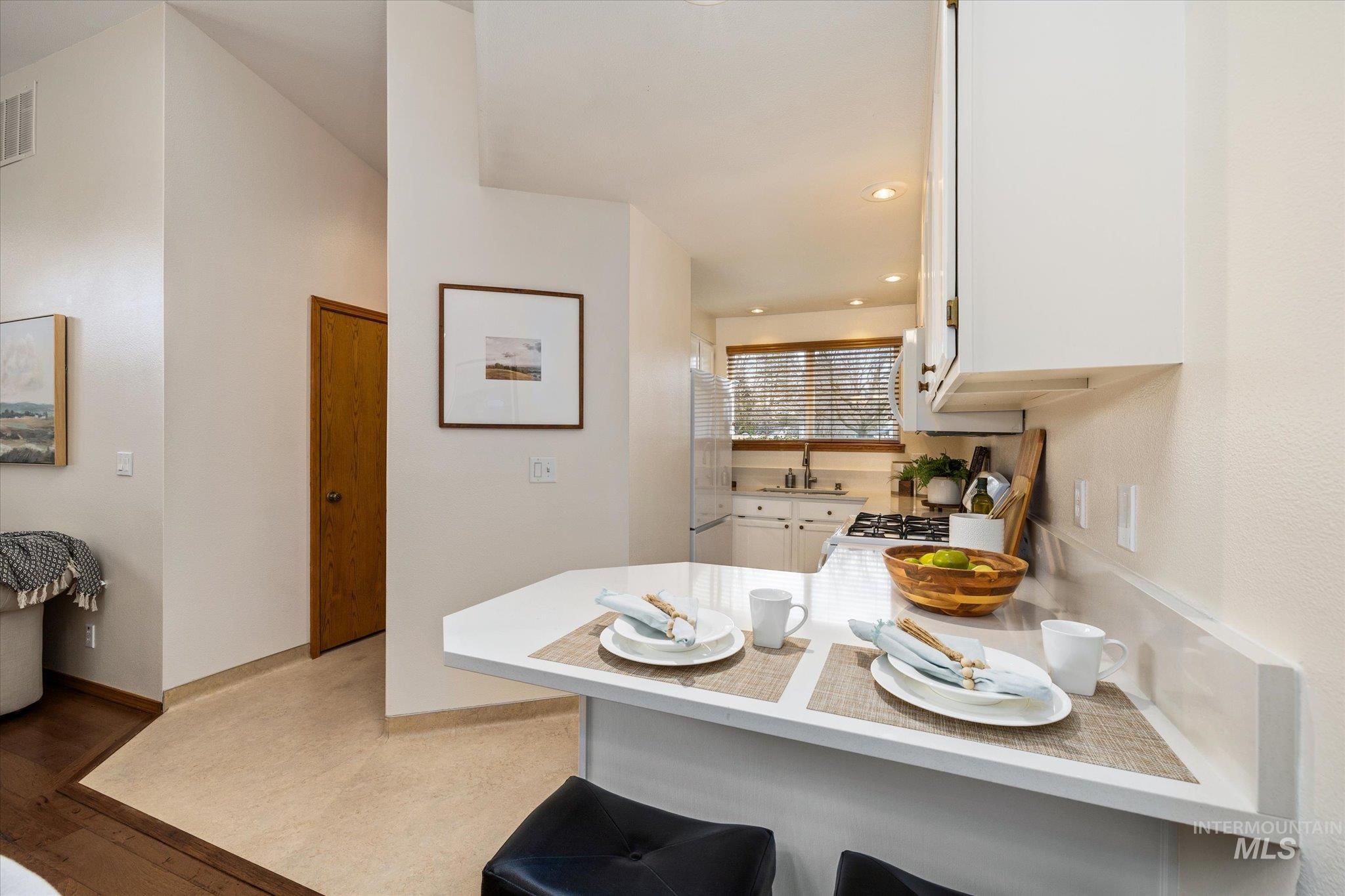 1934 S Division Ave, Boise, Idaho 83706, 2 Bedrooms, 2 Bathrooms, Residential For Sale, Price $364,900,MLS 98978681