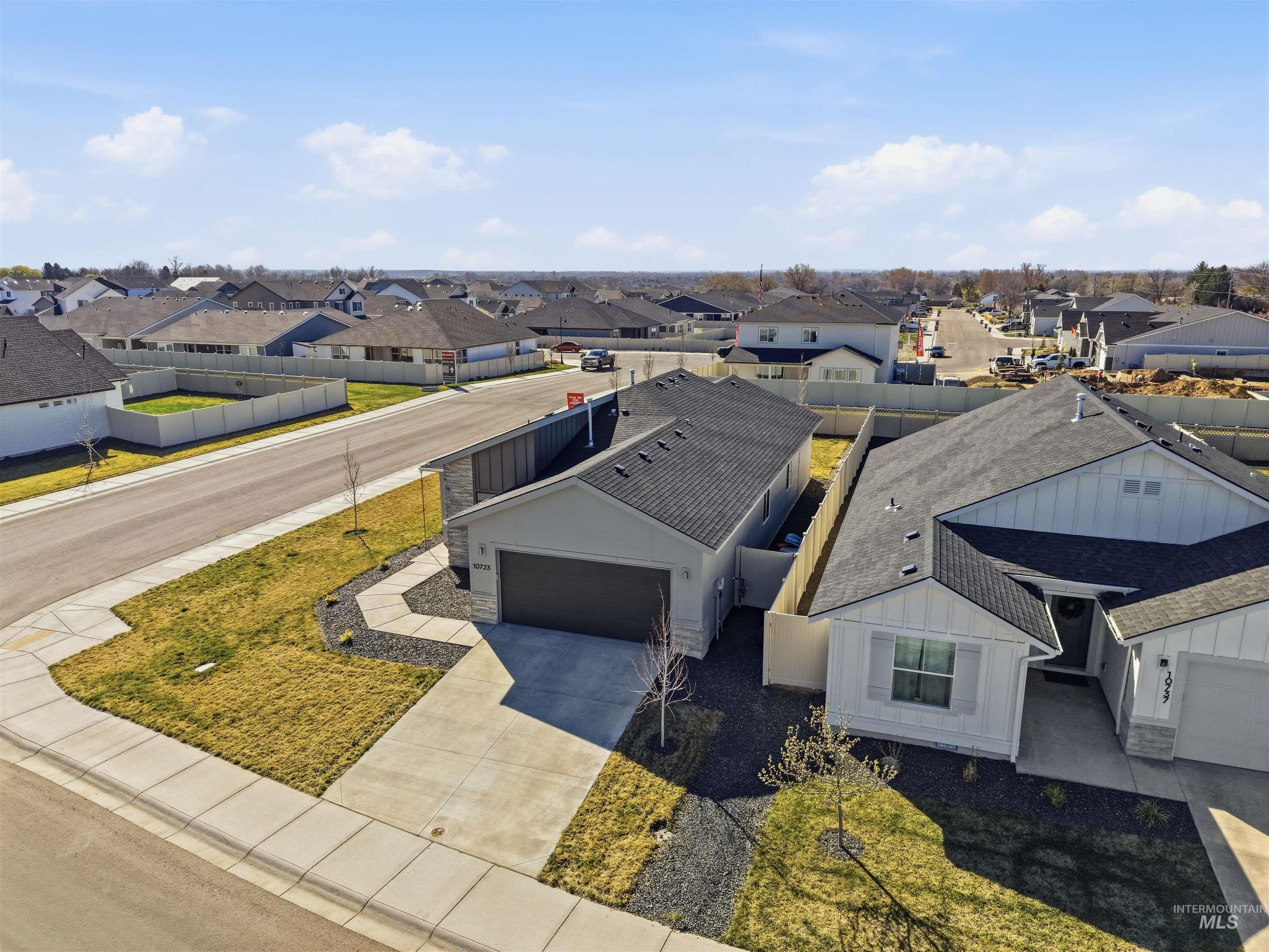 10723 W Garganey Drive, Star, Idaho 83369, 3 Bedrooms, 2 Bathrooms, Residential For Sale, Price $415,900,MLS 98978682