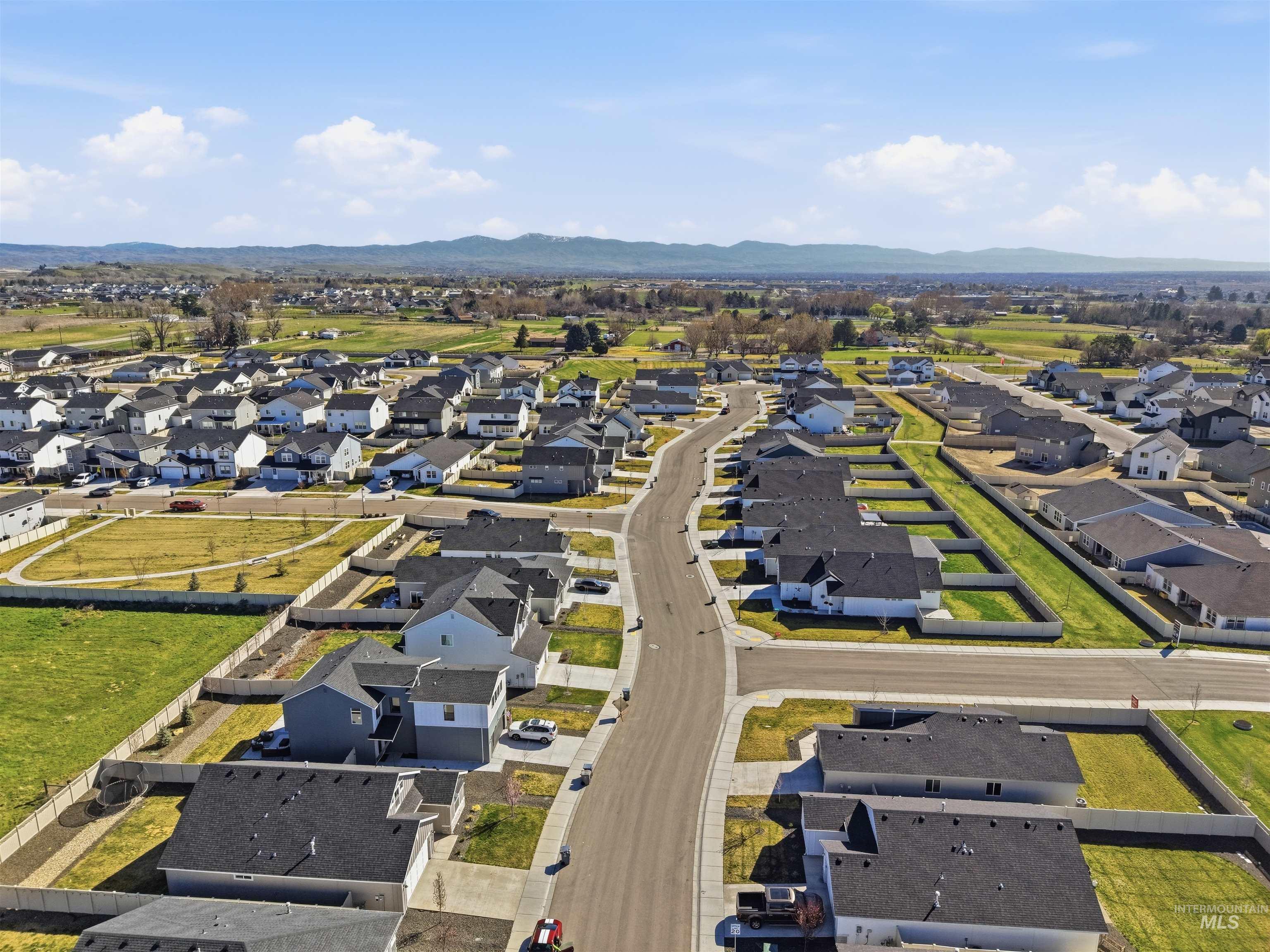 10723 W Garganey Drive, Star, Idaho 83369, 3 Bedrooms, 2 Bathrooms, Residential For Sale, Price $415,900,MLS 98978682