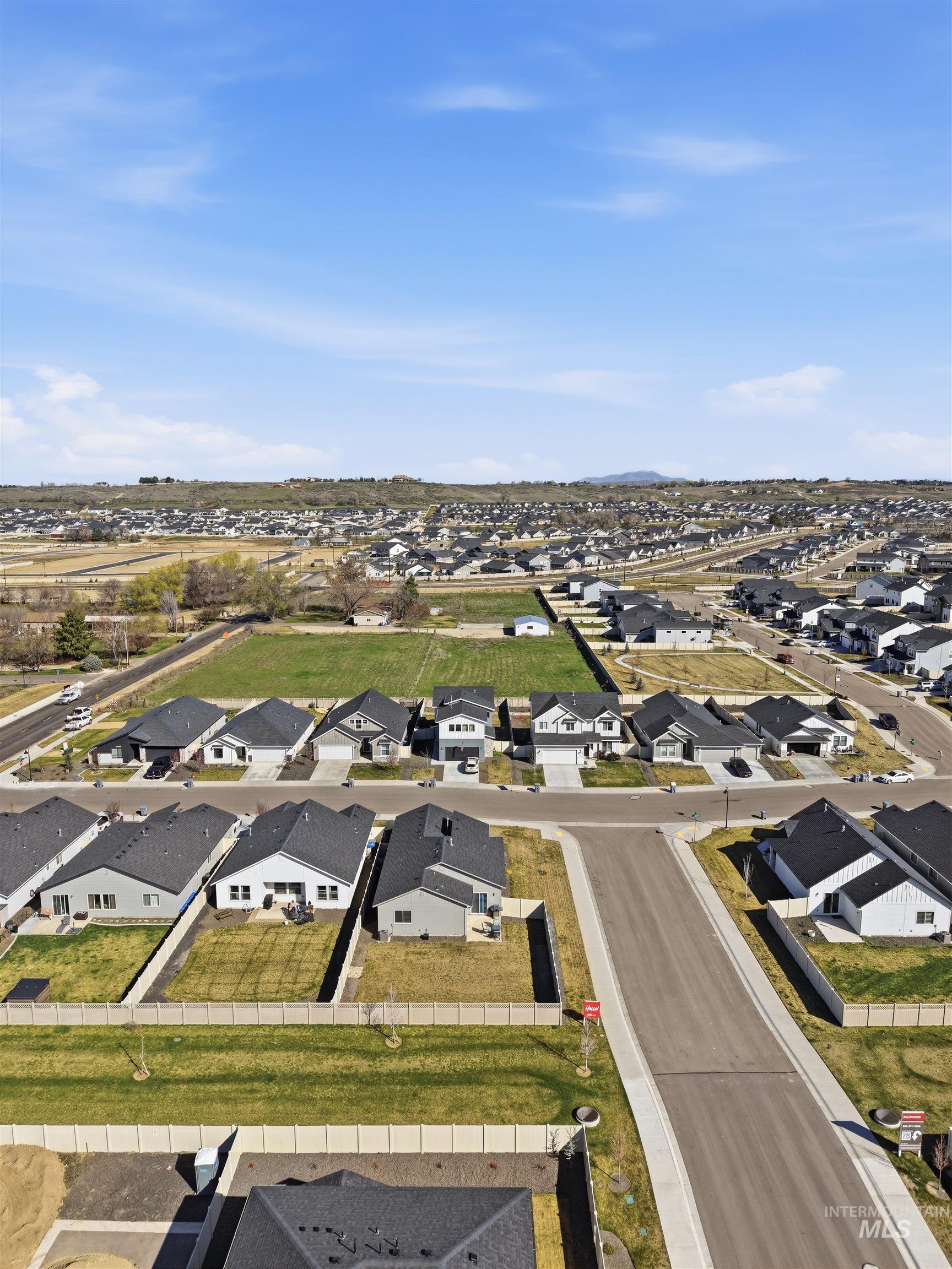 10723 W Garganey Drive, Star, Idaho 83369, 3 Bedrooms, 2 Bathrooms, Residential For Sale, Price $415,900,MLS 98978682