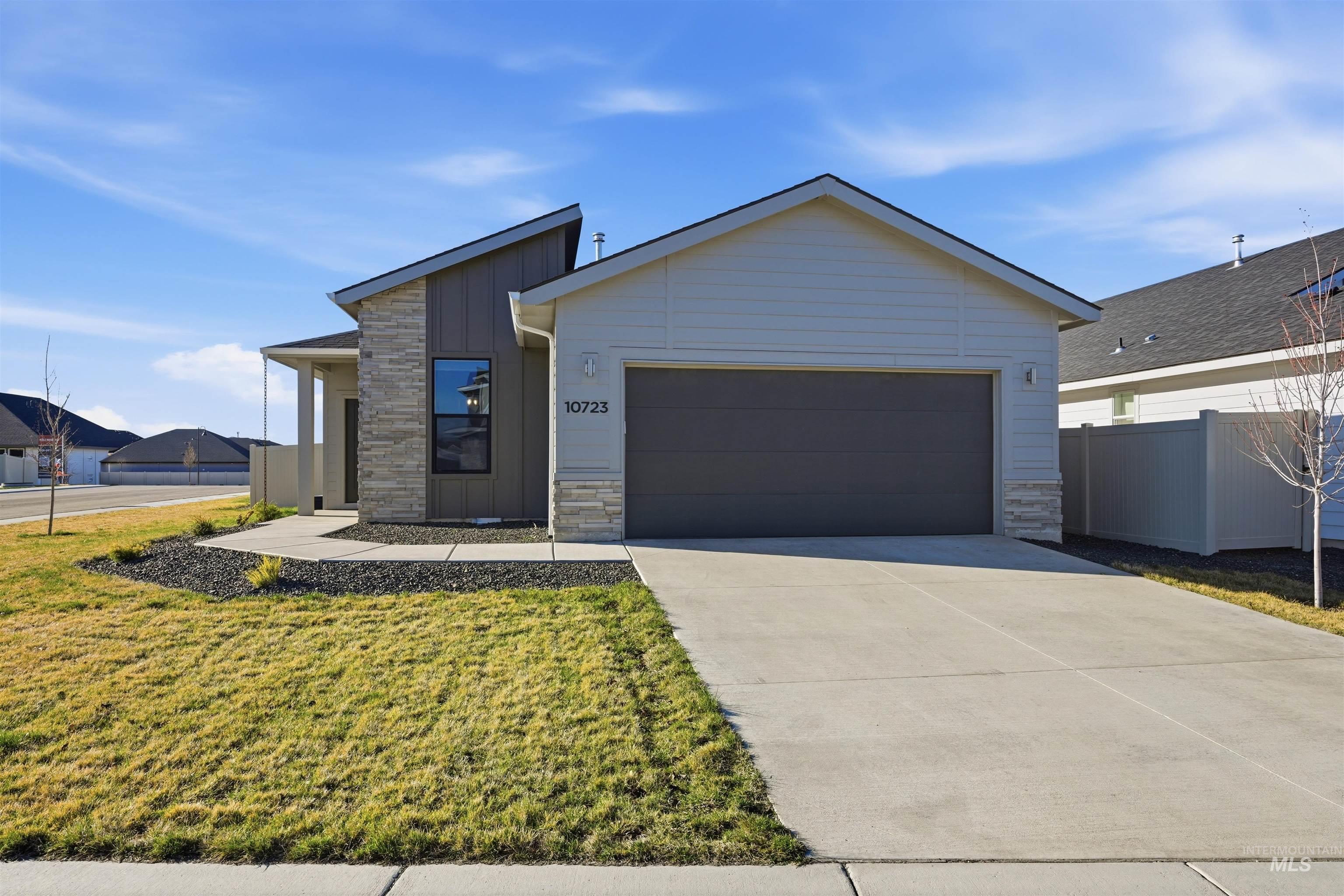 10723 W Garganey Drive, Star, Idaho 83369, 3 Bedrooms, 2 Bathrooms, Residential For Sale, Price $415,900,MLS 98978682