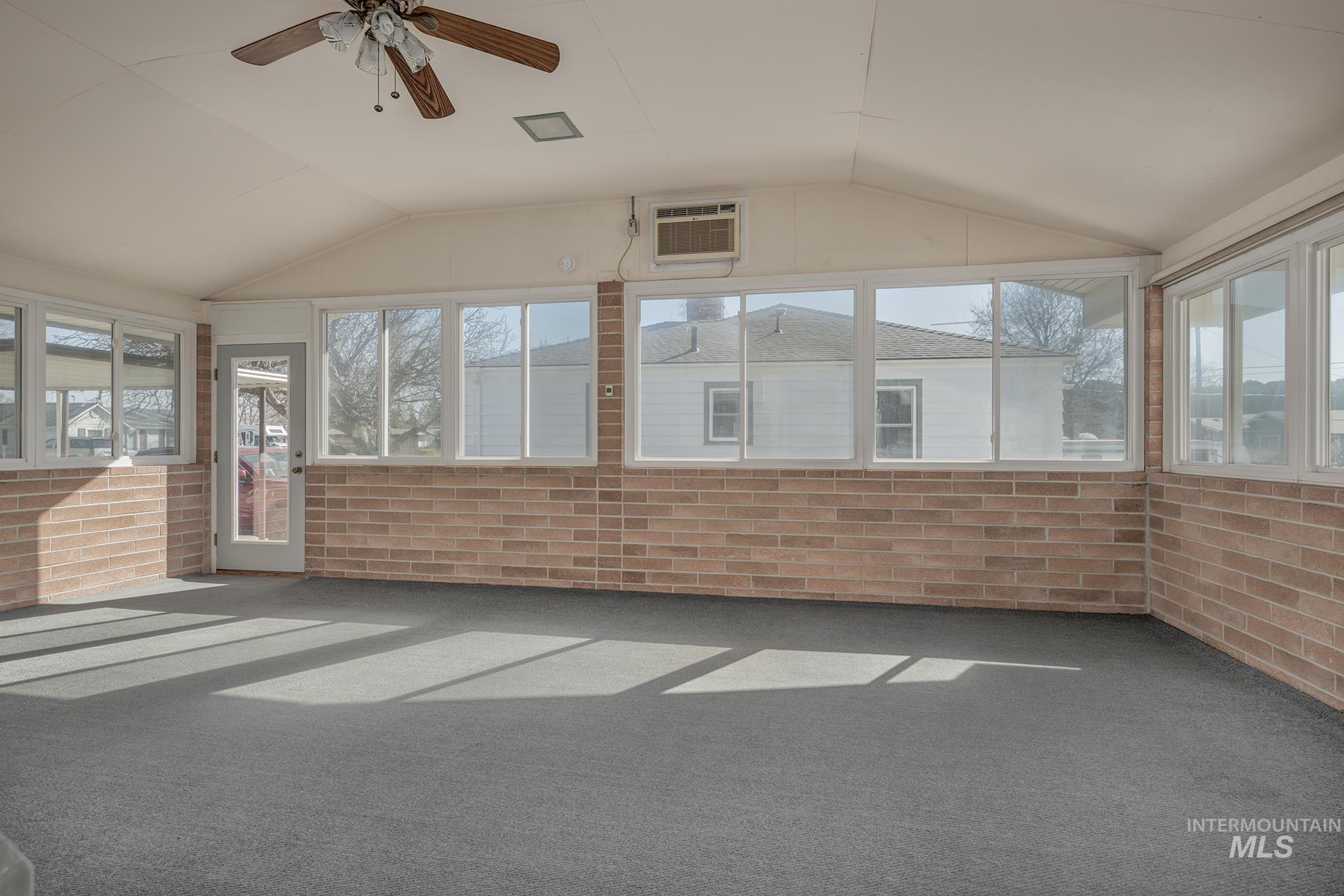 647 NW 3rd Street, Ontario, Oregon 97914, 3 Bedrooms, 2 Bathrooms, Residential For Sale, Price $349,000,MLS 98978684