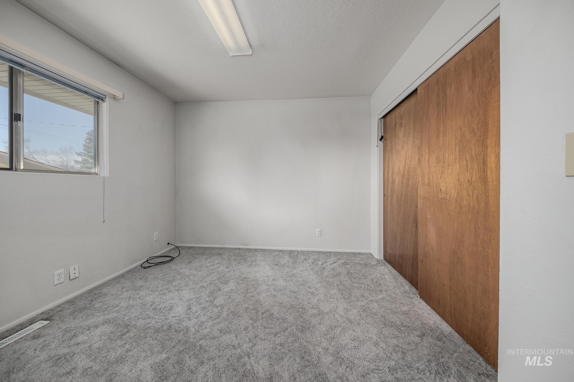 647 NW 3rd Street, Ontario, Oregon 97914, 3 Bedrooms, 2 Bathrooms, Residential For Sale, Price $349,000,MLS 98978684