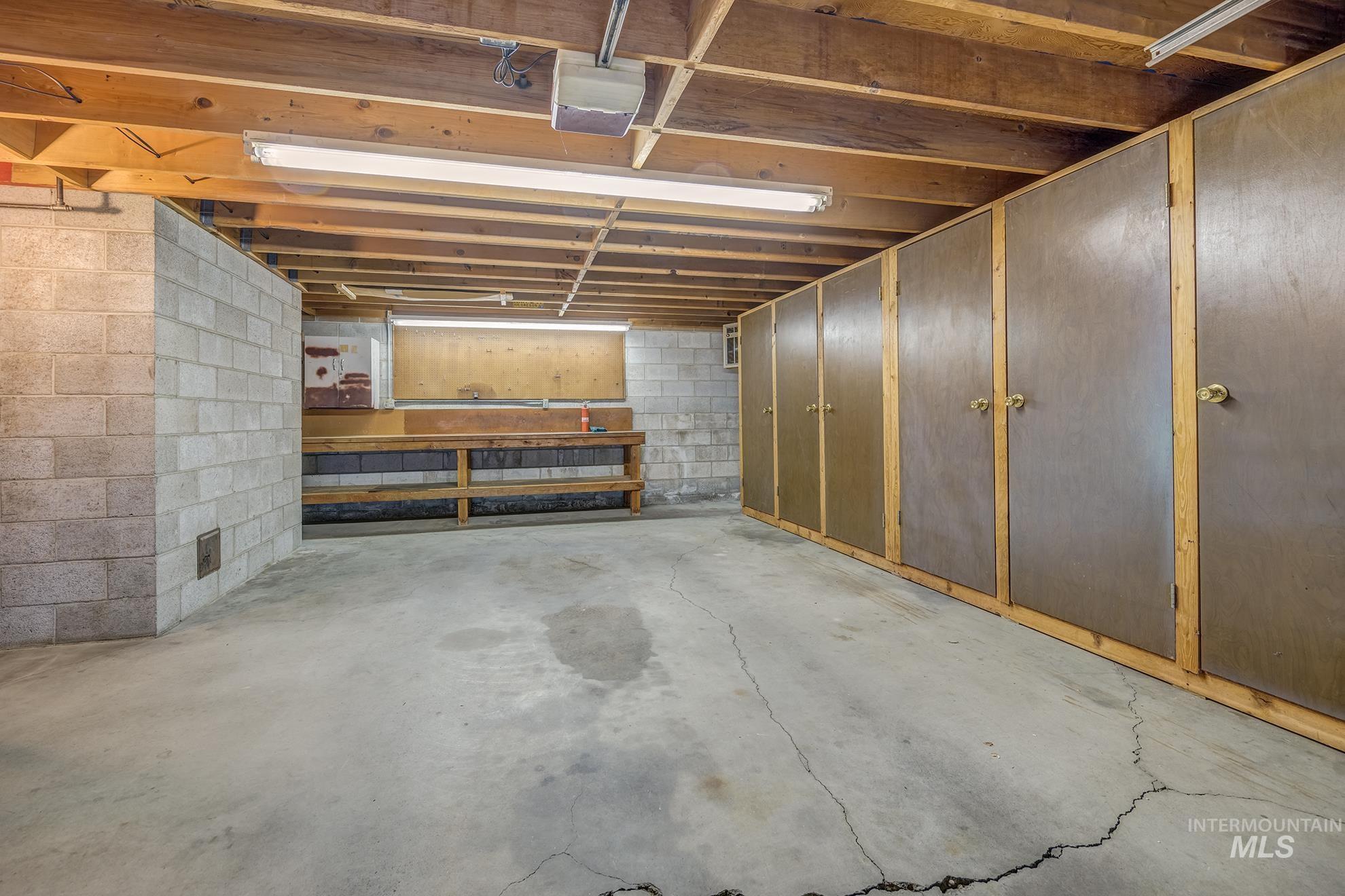 647 NW 3rd Street, Ontario, Oregon 97914, 3 Bedrooms, 2 Bathrooms, Residential For Sale, Price $349,000,MLS 98978684