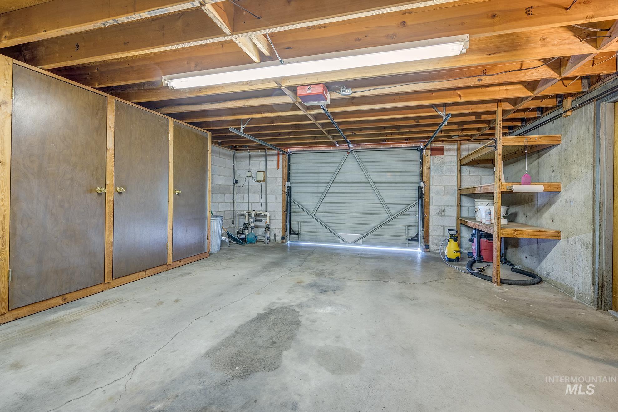 647 NW 3rd Street, Ontario, Oregon 97914, 3 Bedrooms, 2 Bathrooms, Residential For Sale, Price $349,000,MLS 98978684