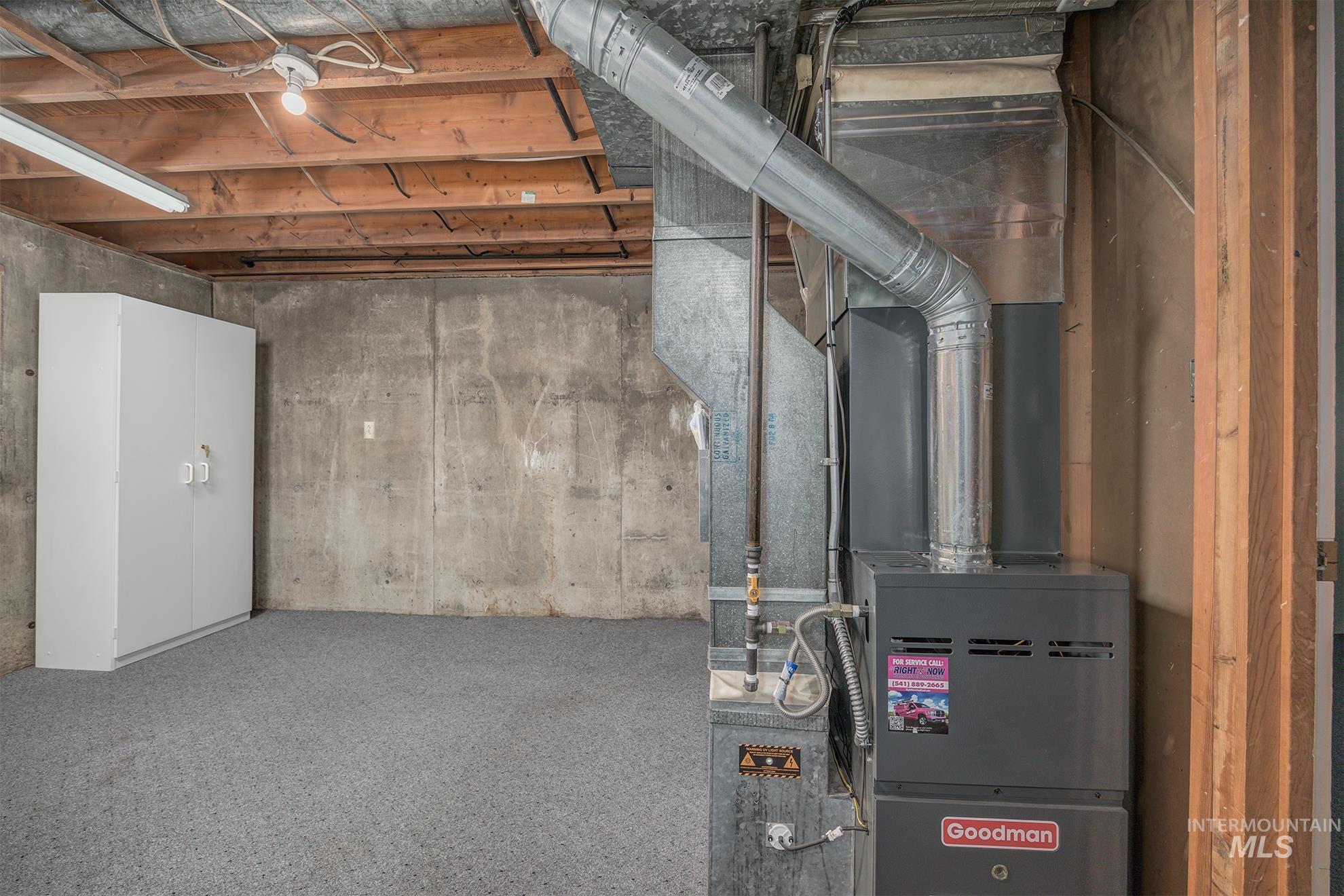 647 NW 3rd Street, Ontario, Oregon 97914, 3 Bedrooms, 2 Bathrooms, Residential For Sale, Price $349,000,MLS 98978684